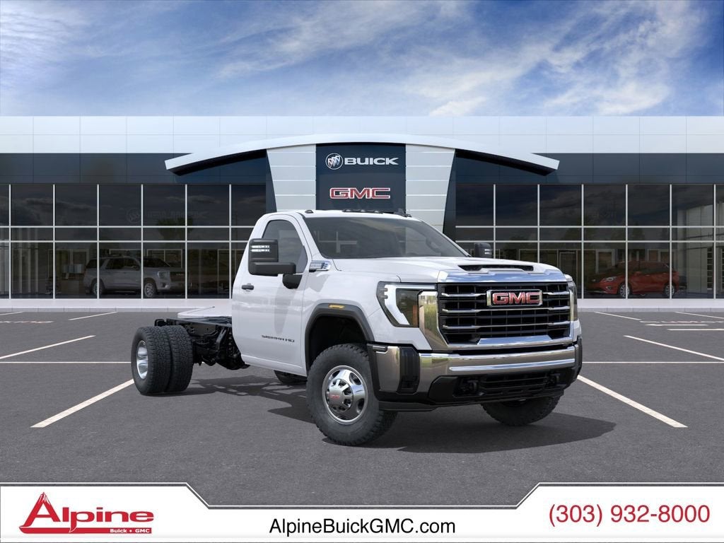 Summit White 2026 GMC Sierra 3500HD Chassis Pickup Truck Four-Wheel Drive Automatic