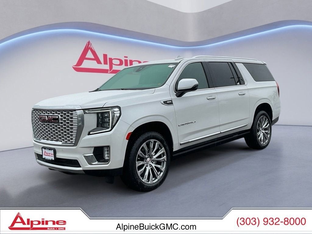 White Frost Tricoat 2022 GMC Yukon XL SUV / Crossover Four-Wheel Drive Automatic