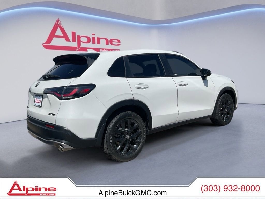 View vehicle photo 5