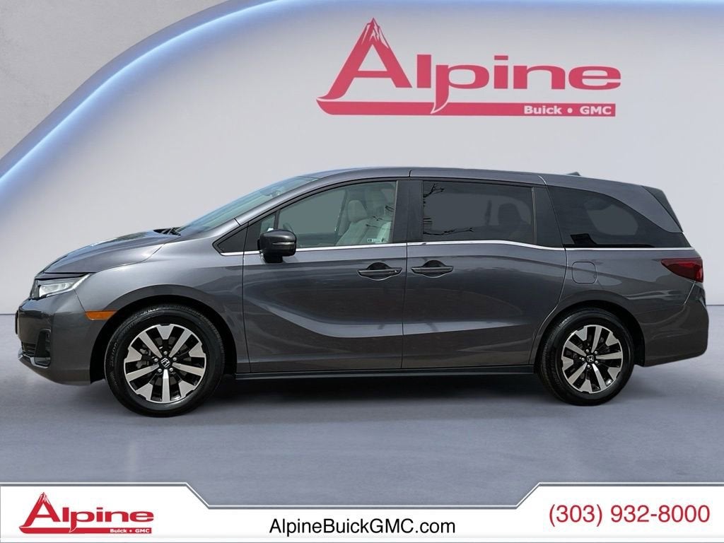 View vehicle photo 2