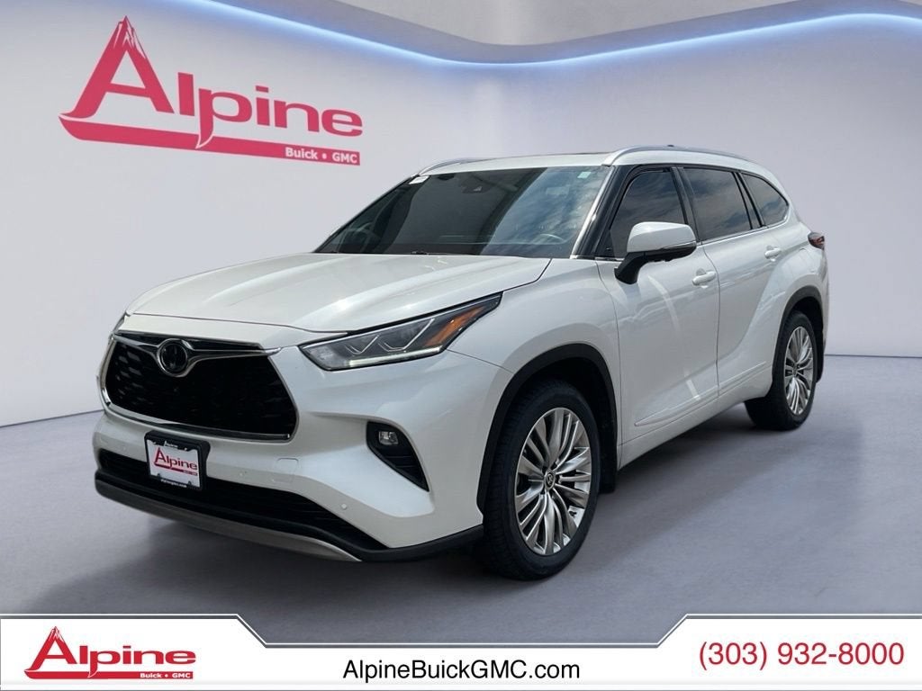 Off-White 2025 Toyota Highlander SUV / Crossover All-Wheel Drive 