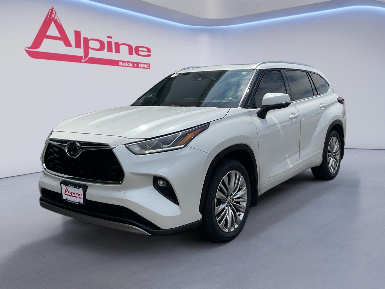Off-White 2025 Toyota Highlander SUV / Crossover All-Wheel Drive 8-Speed Automatic