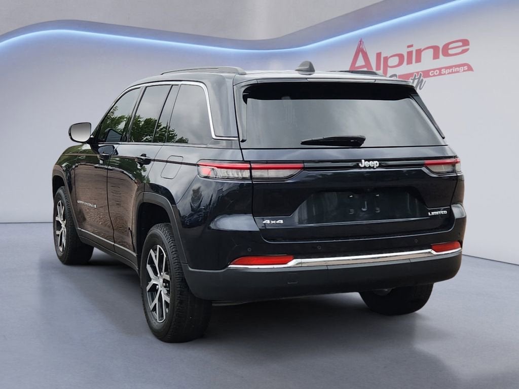 View vehicle photo 3
