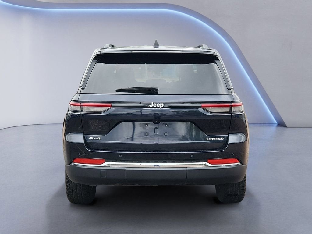 View vehicle photo 4