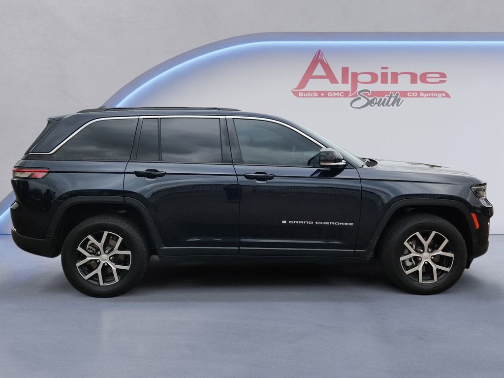 View vehicle photo 6