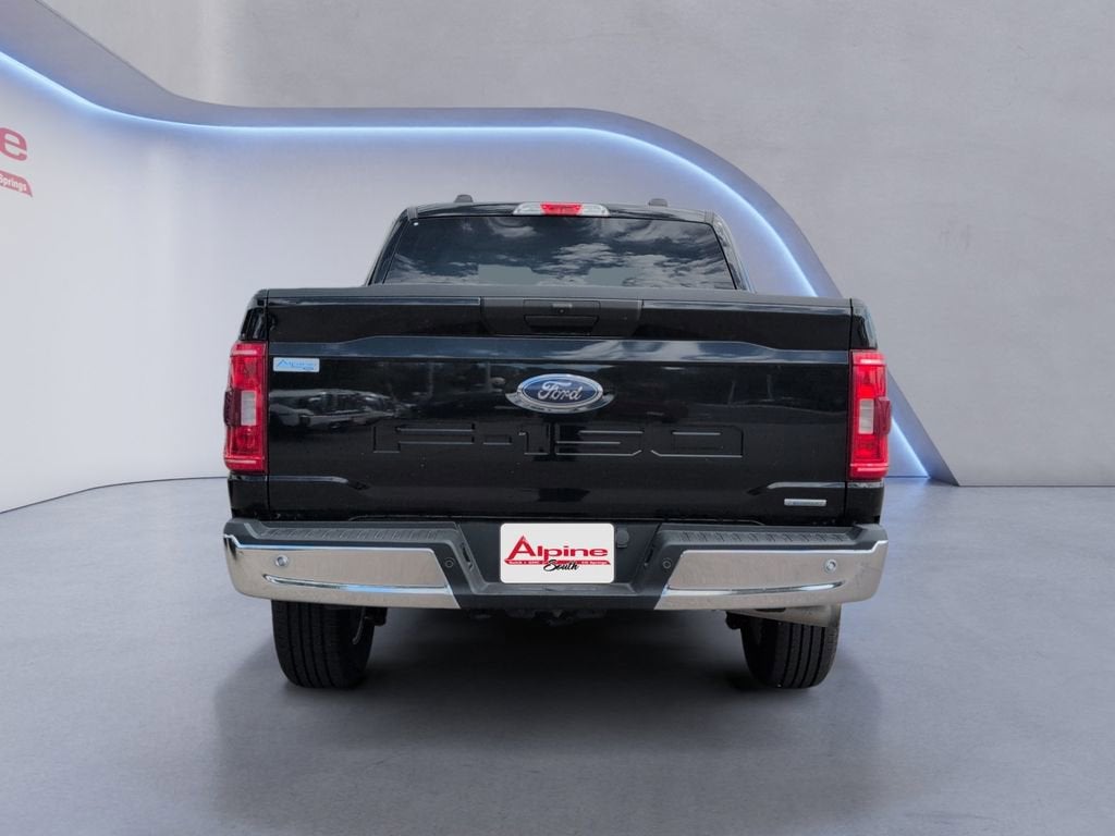 View vehicle photo 4