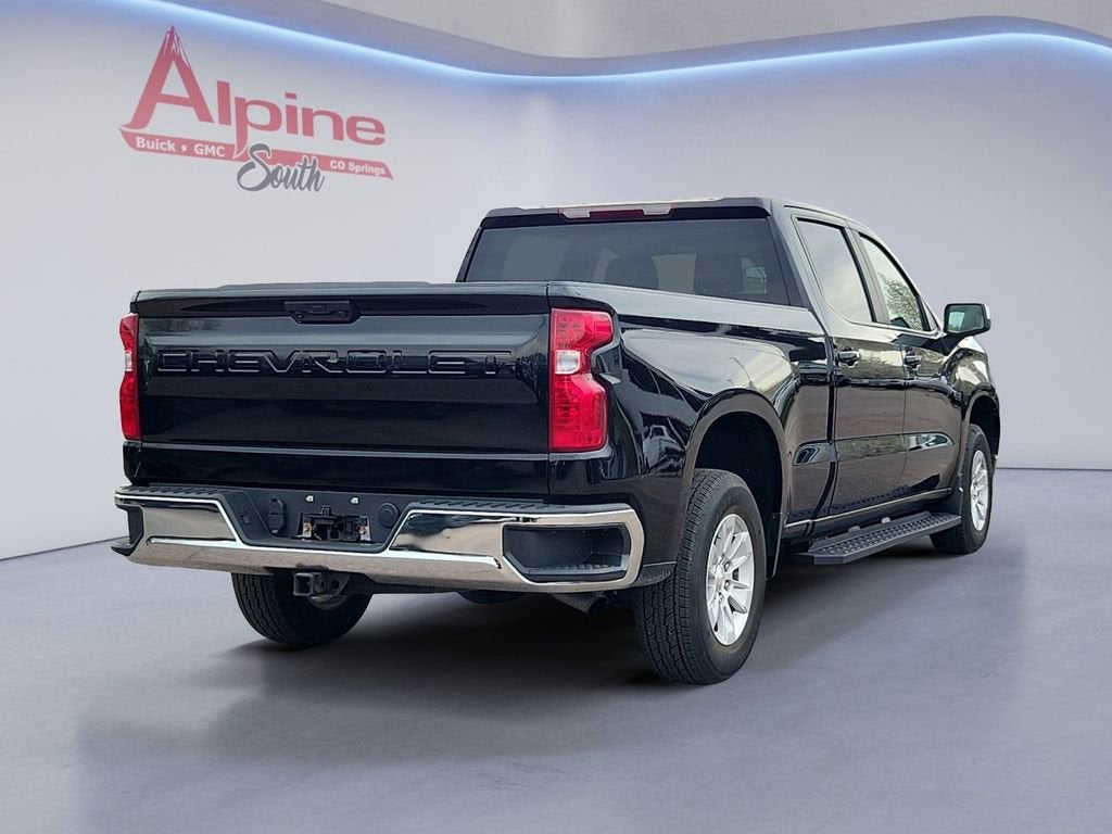 View vehicle photo 5