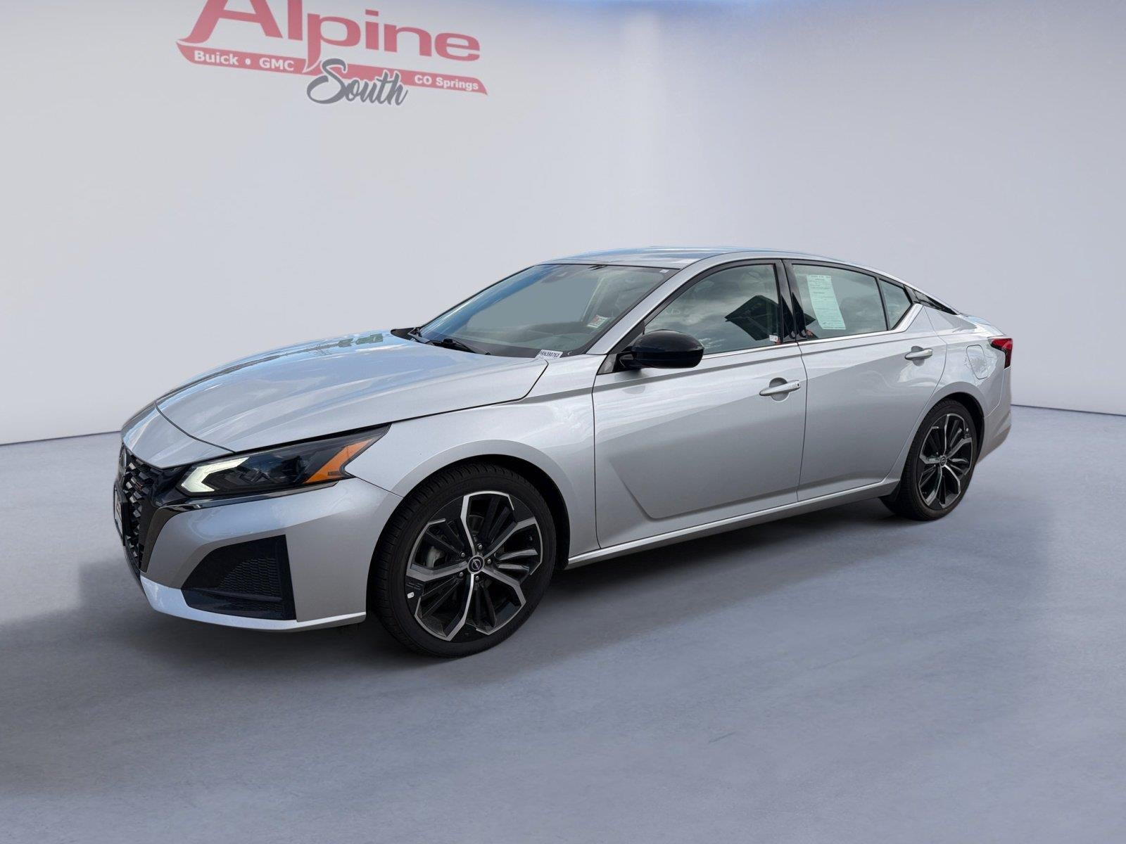 Silver 2024 Nissan Altima Sedan Front-Wheel Drive Continuously Variable Transmission