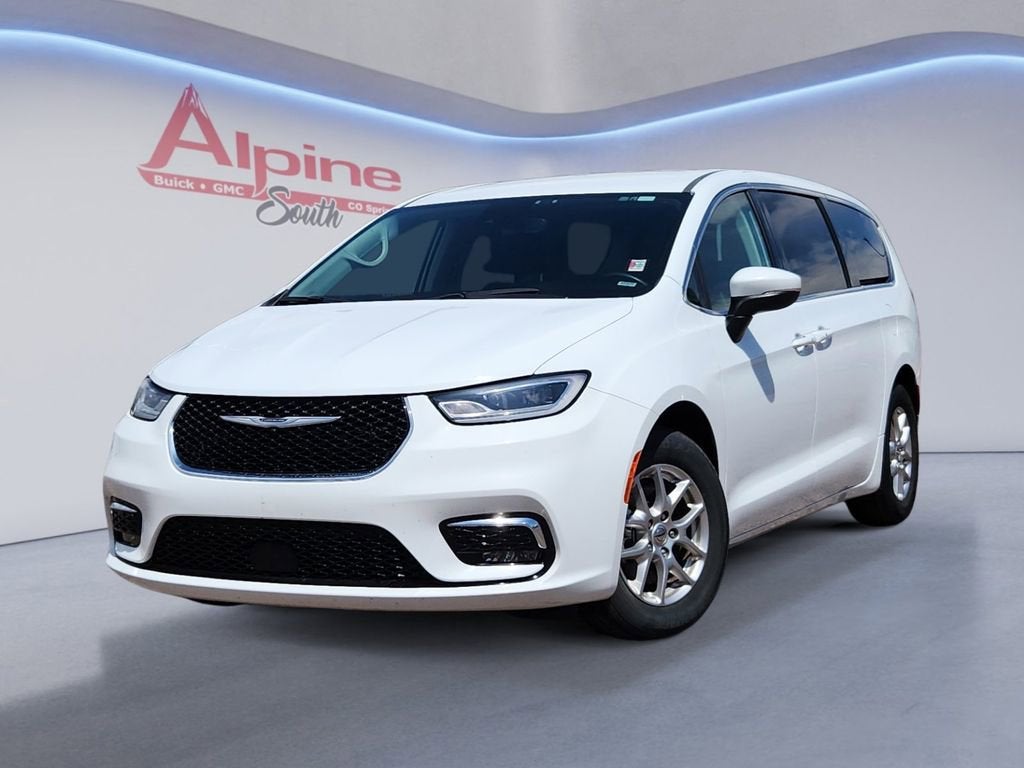 White 2023 Chrysler Pacifica Touring L FWD Minivan Front-Wheel Drive Automatic