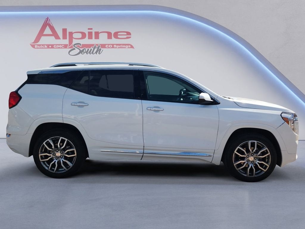 View vehicle photo 6