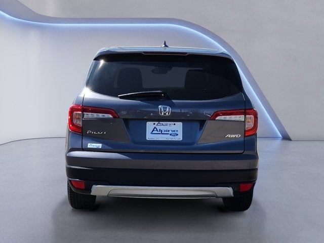 View vehicle photo 4