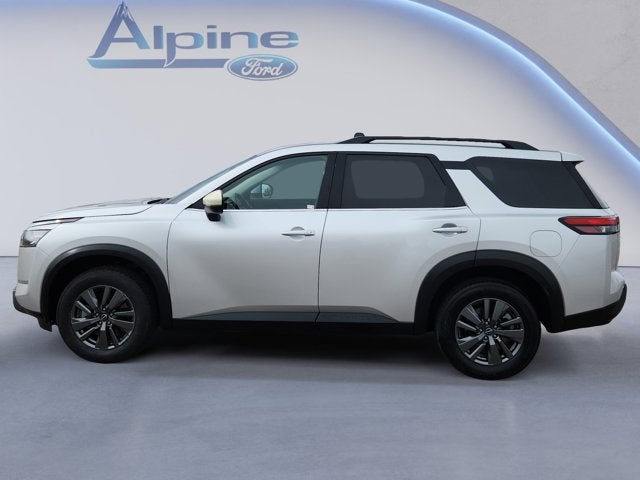 View vehicle photo 2
