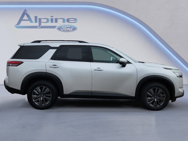 View vehicle photo 6