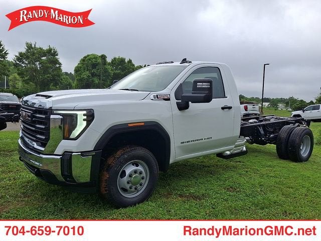 Summit White 2026 GMC Sierra 3500HD Chassis Pickup Truck Four-Wheel Drive Automatic