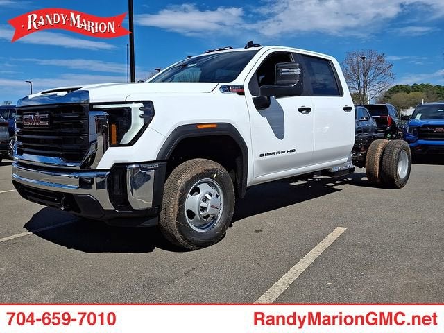Summit White 2026 GMC Sierra 3500HD Chassis Pickup Truck Four-Wheel Drive Automatic