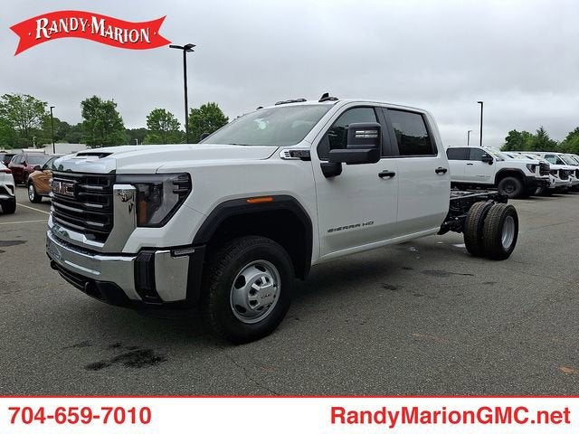 Summit White 2026 GMC Sierra 3500HD Chassis Pickup Truck Four-Wheel Drive Automatic