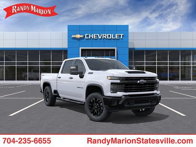 Summit White 2026 Chevrolet Silverado 2500HD Pickup Truck Four-Wheel Drive Automatic