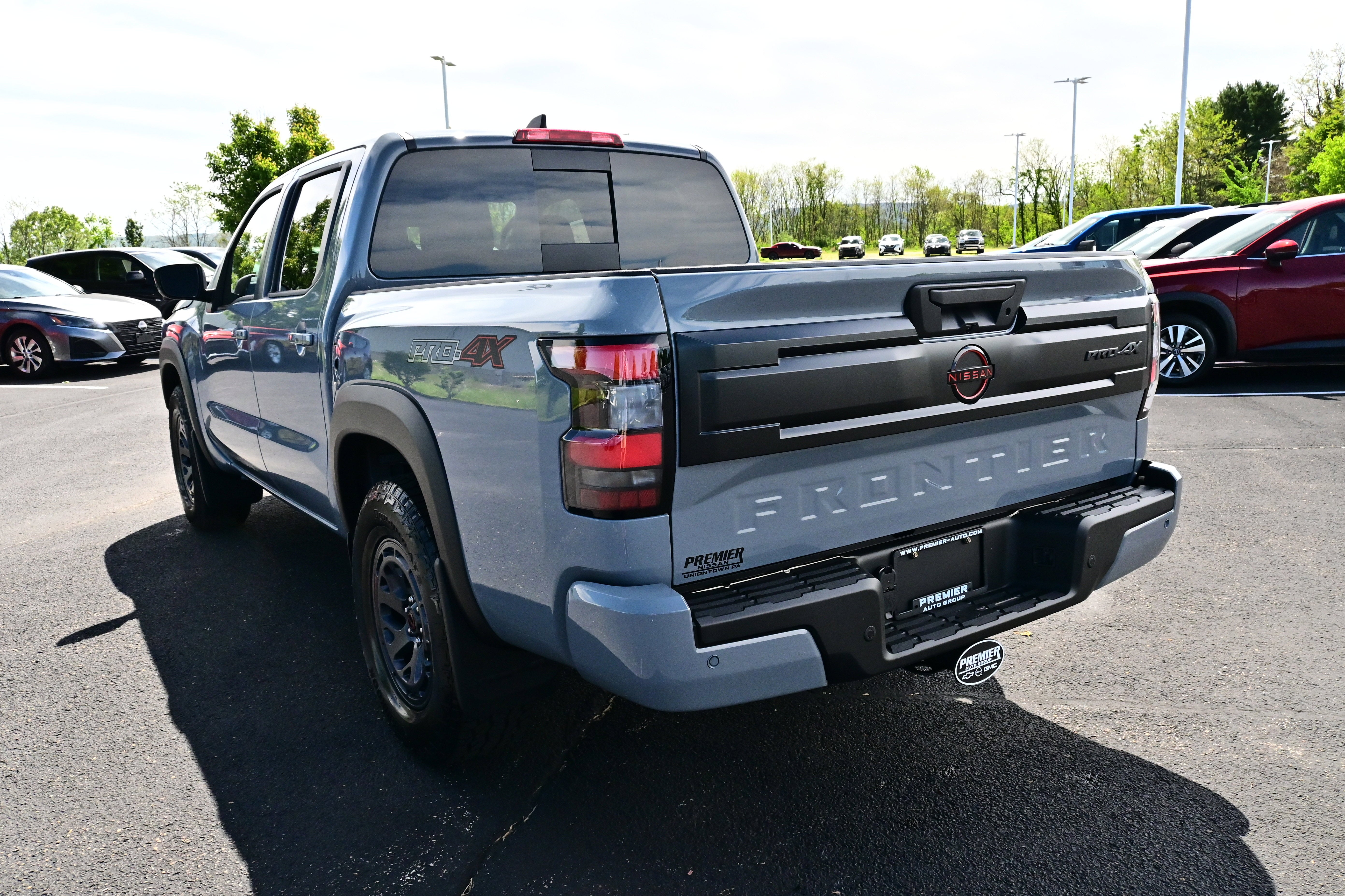 View vehicle photo 7