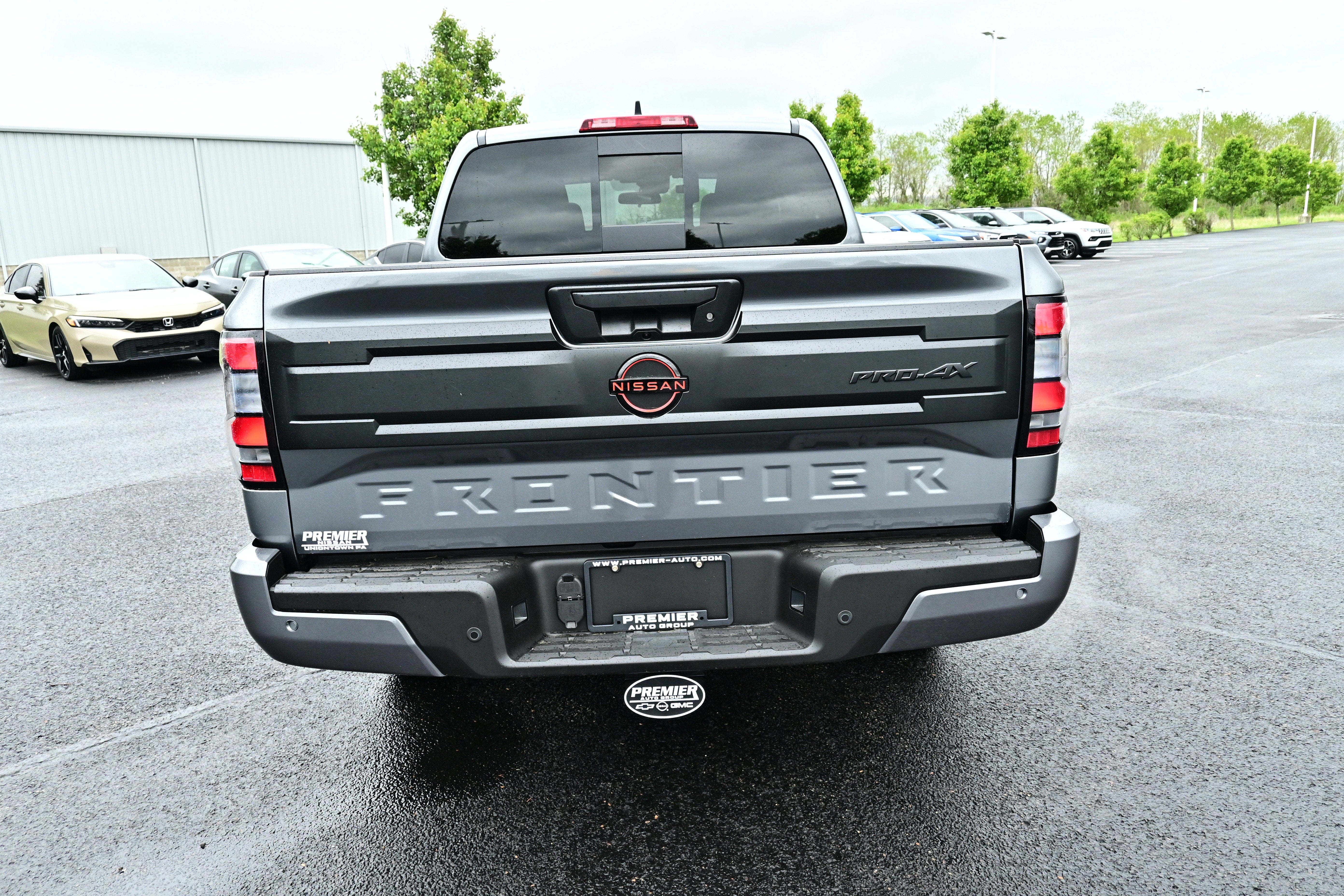 View vehicle photo 6