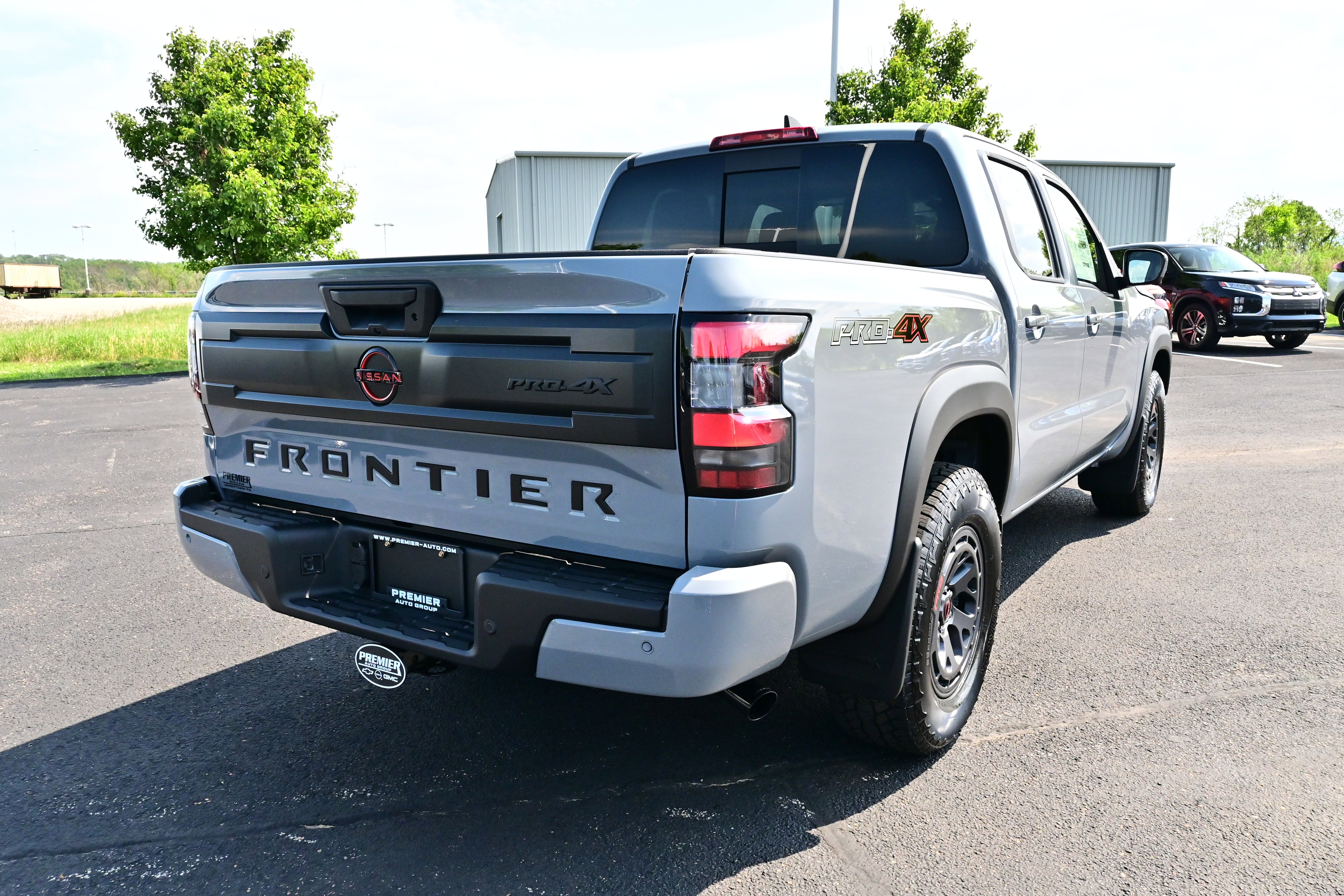 View vehicle photo 5