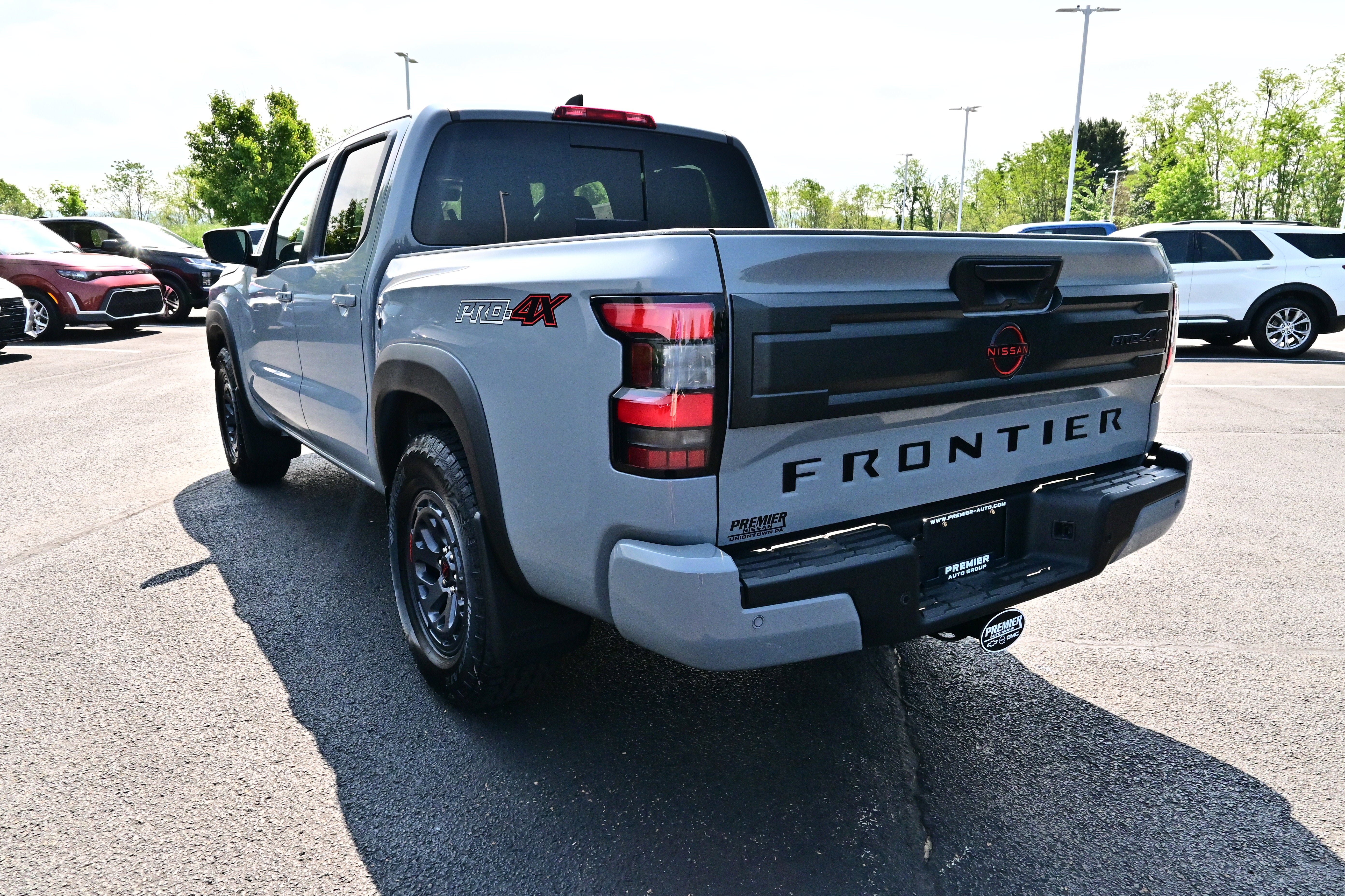 View vehicle photo 7