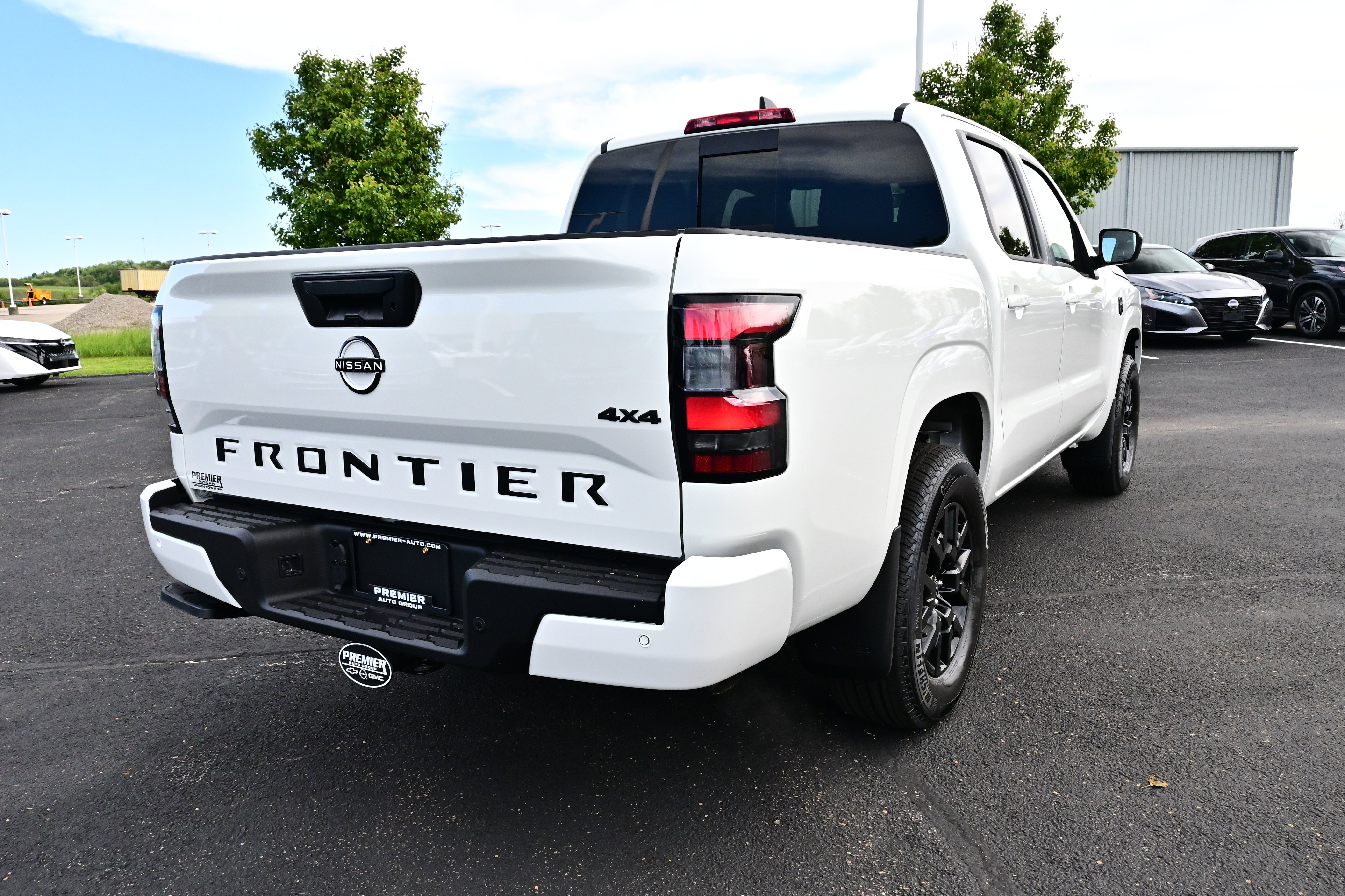 View vehicle photo 5