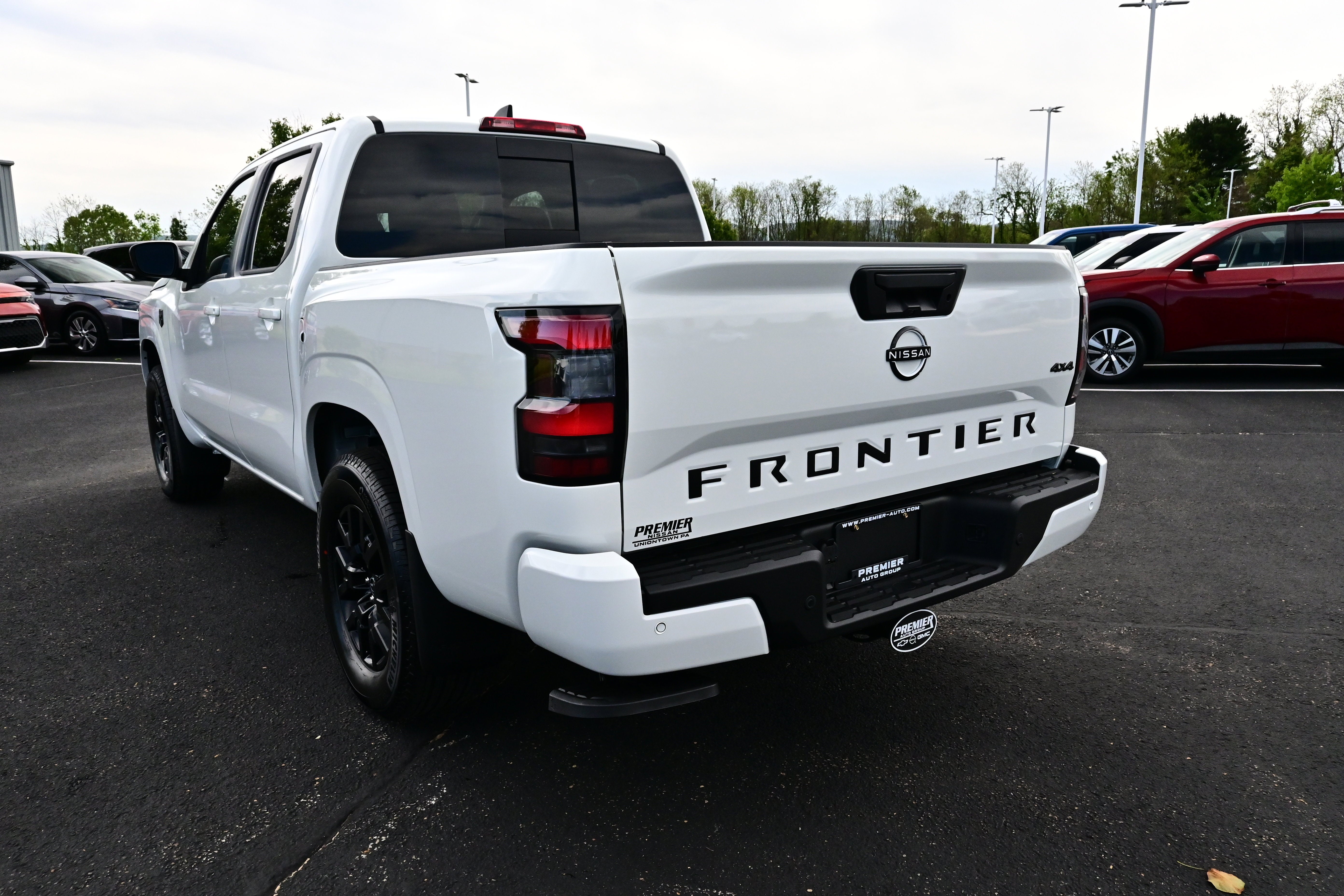View vehicle photo 7