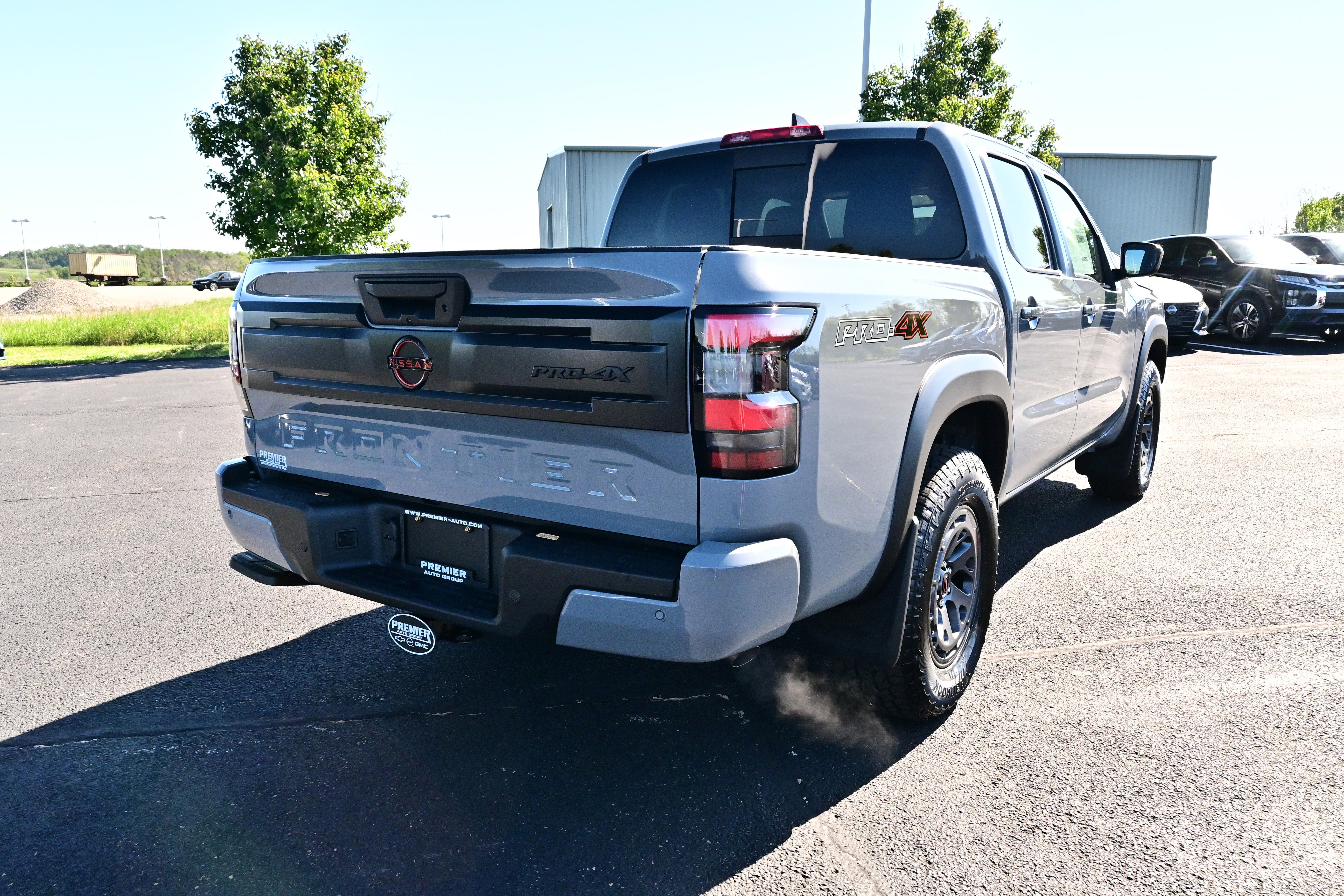 View vehicle photo 5