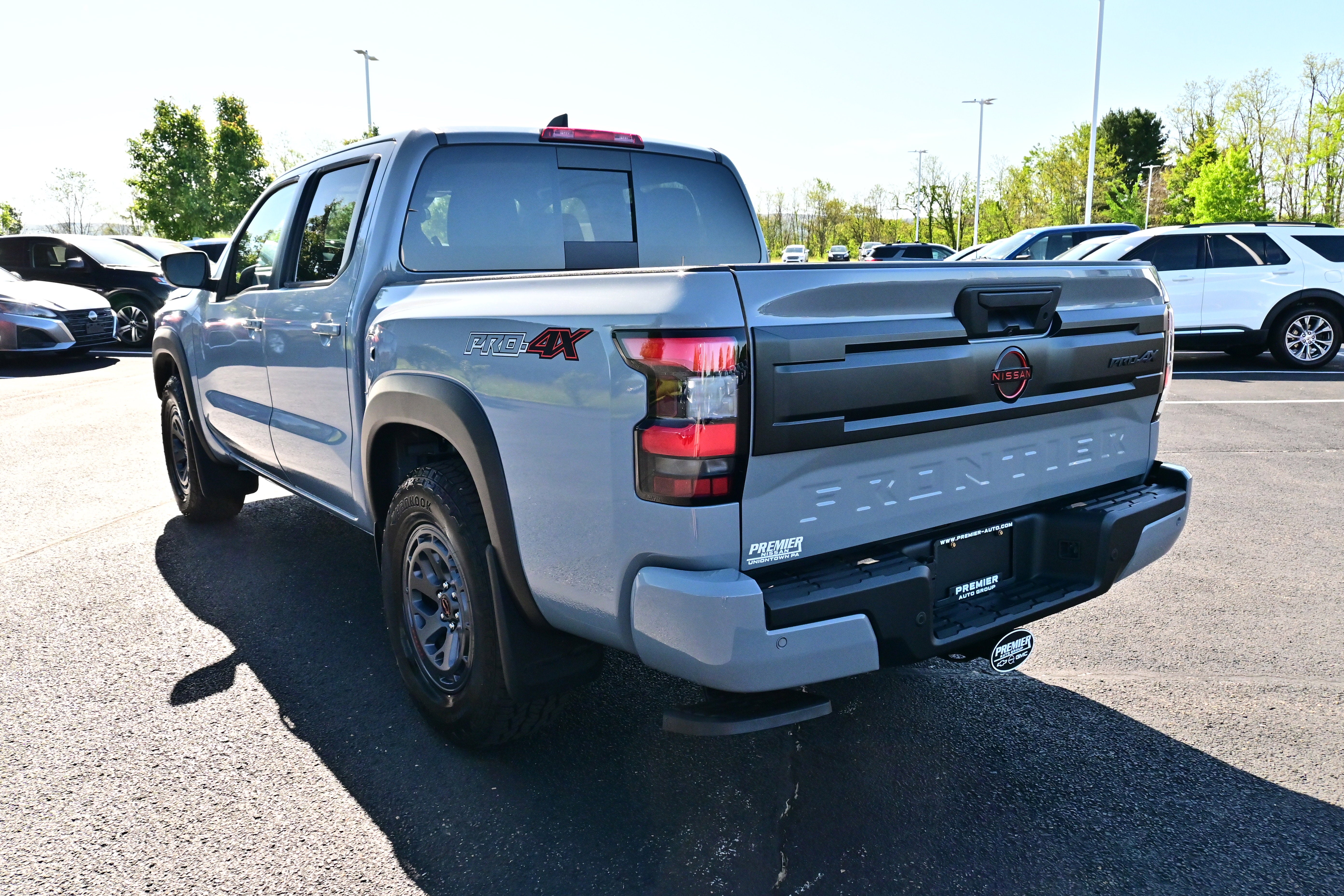 View vehicle photo 7