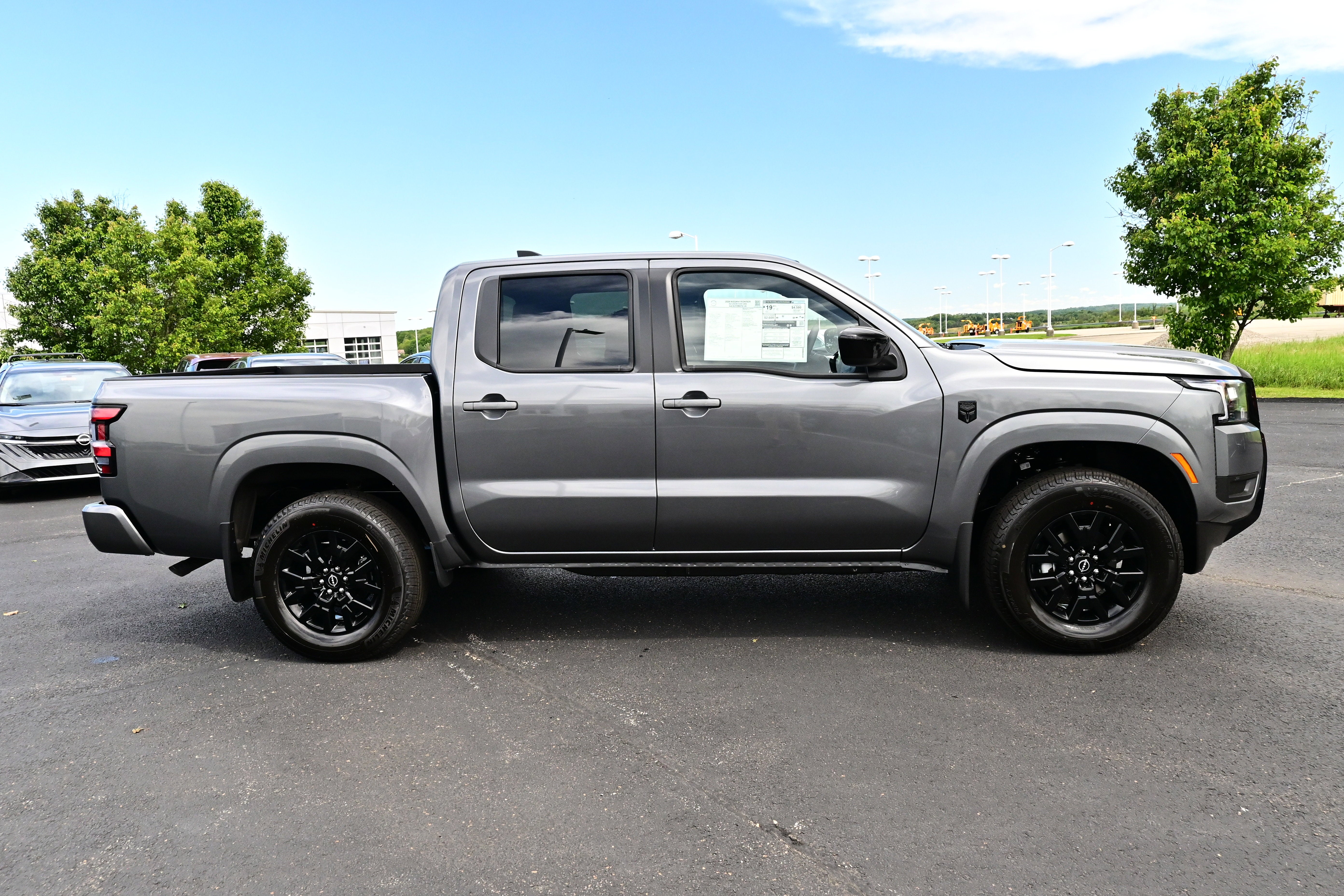 View vehicle photo 4
