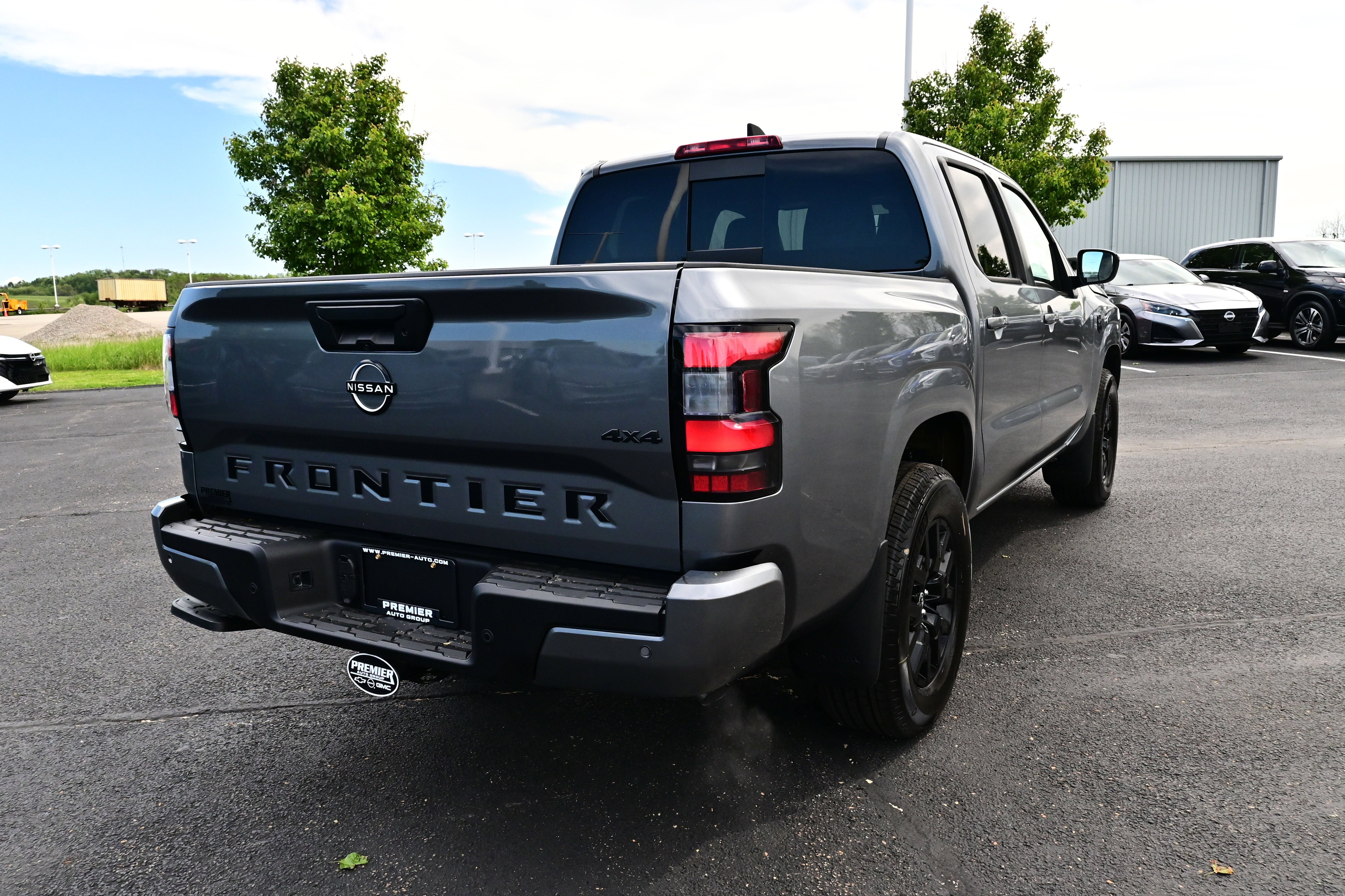 View vehicle photo 5
