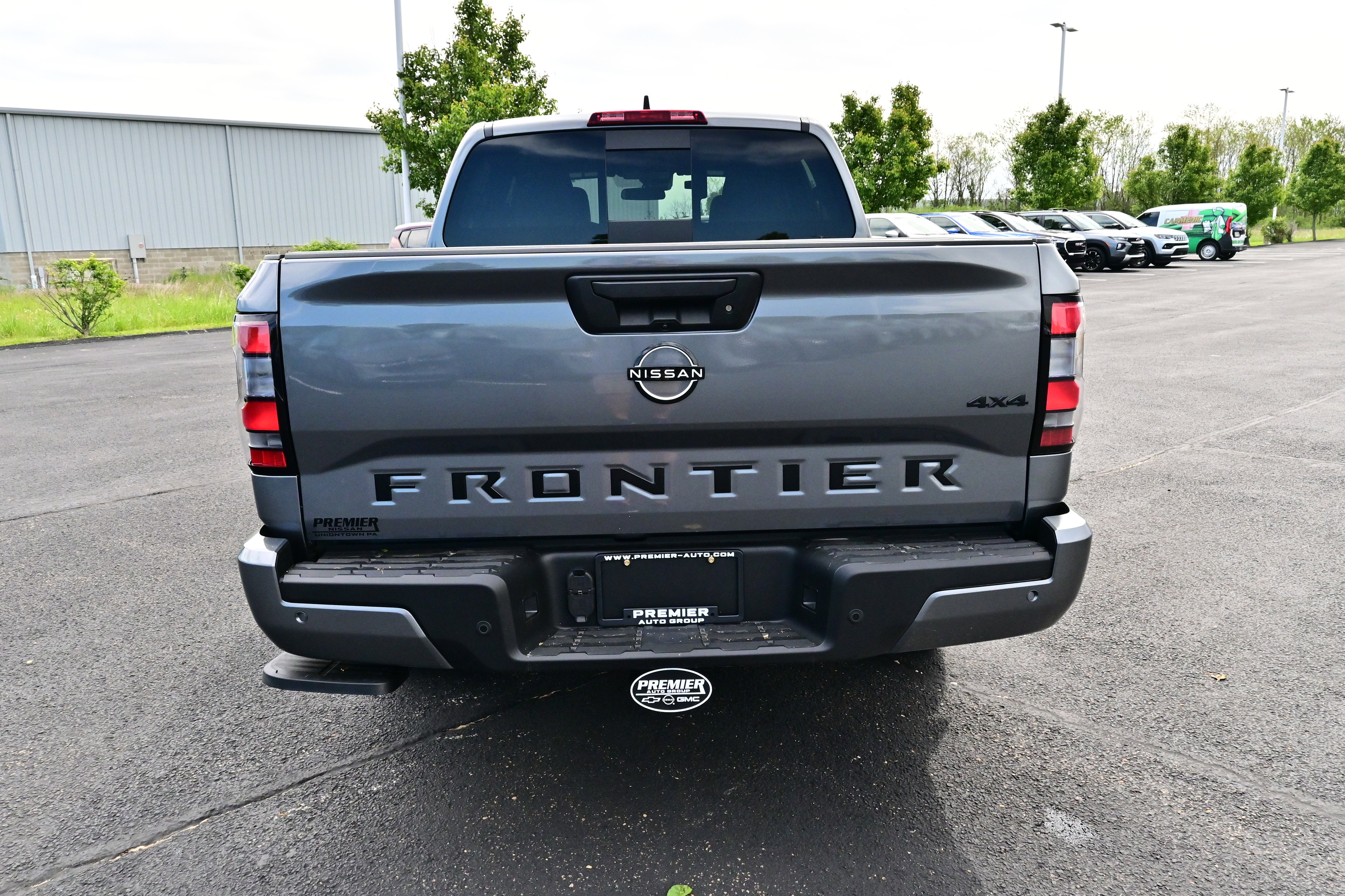 View vehicle photo 6