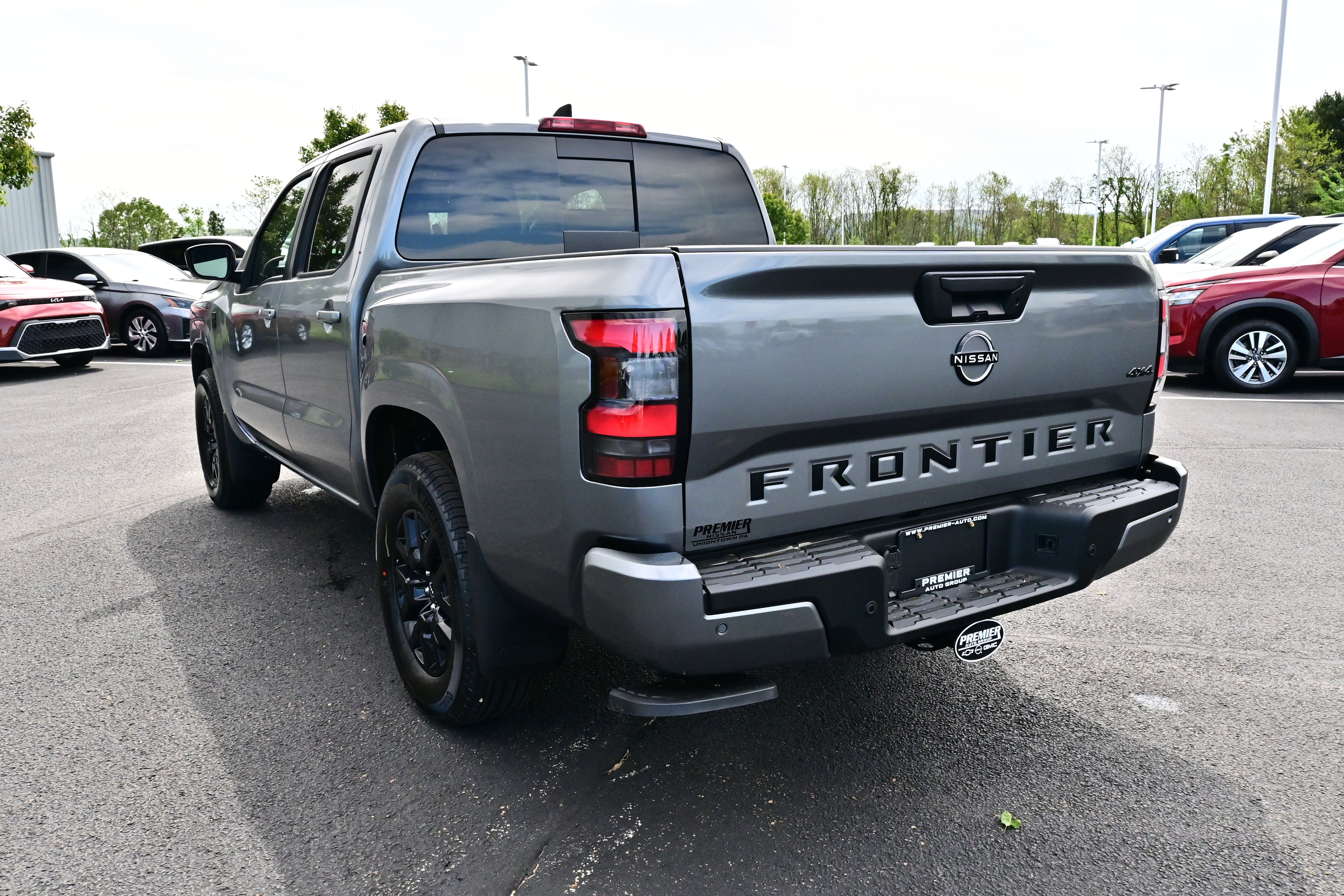 View vehicle photo 7