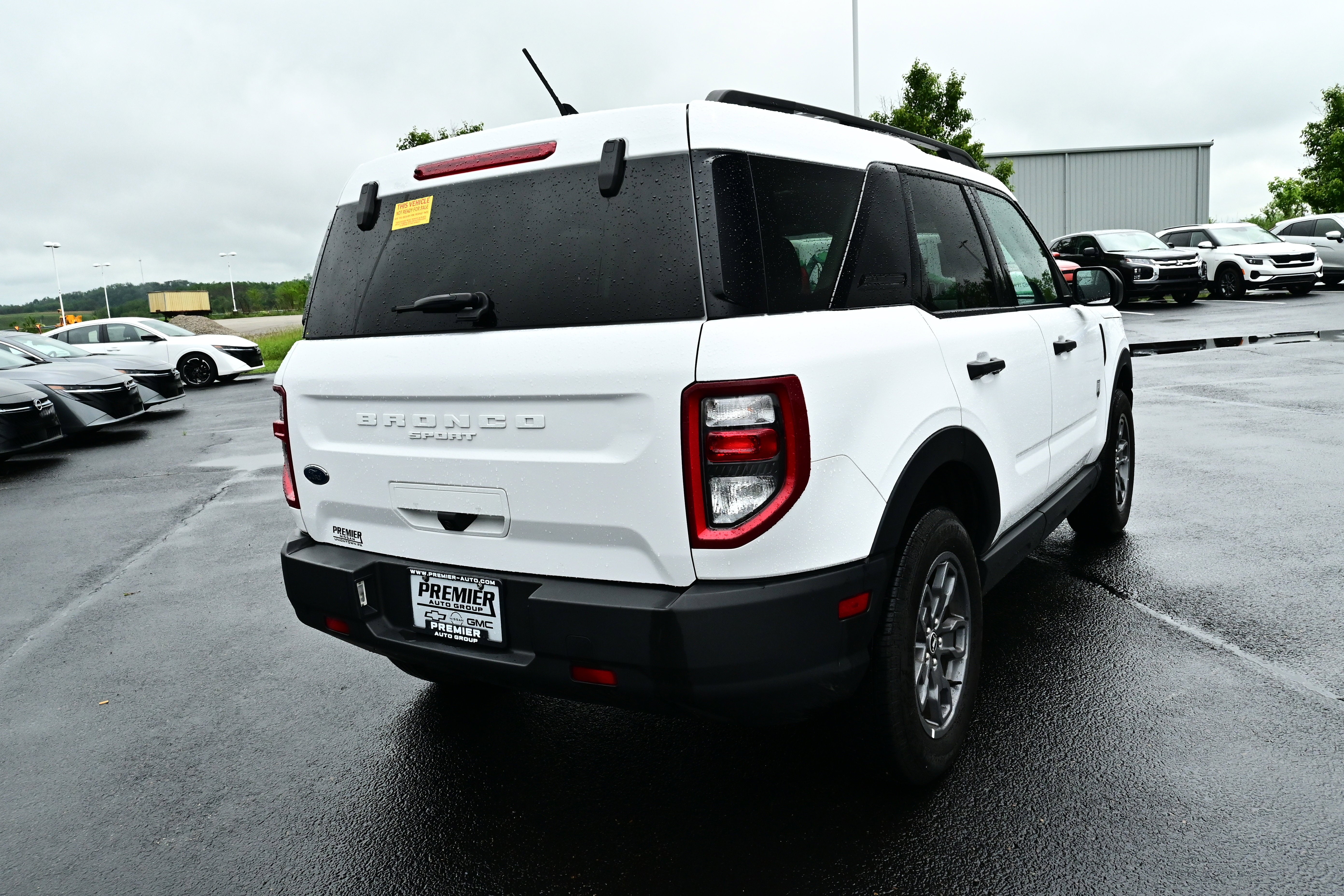 View vehicle photo 7