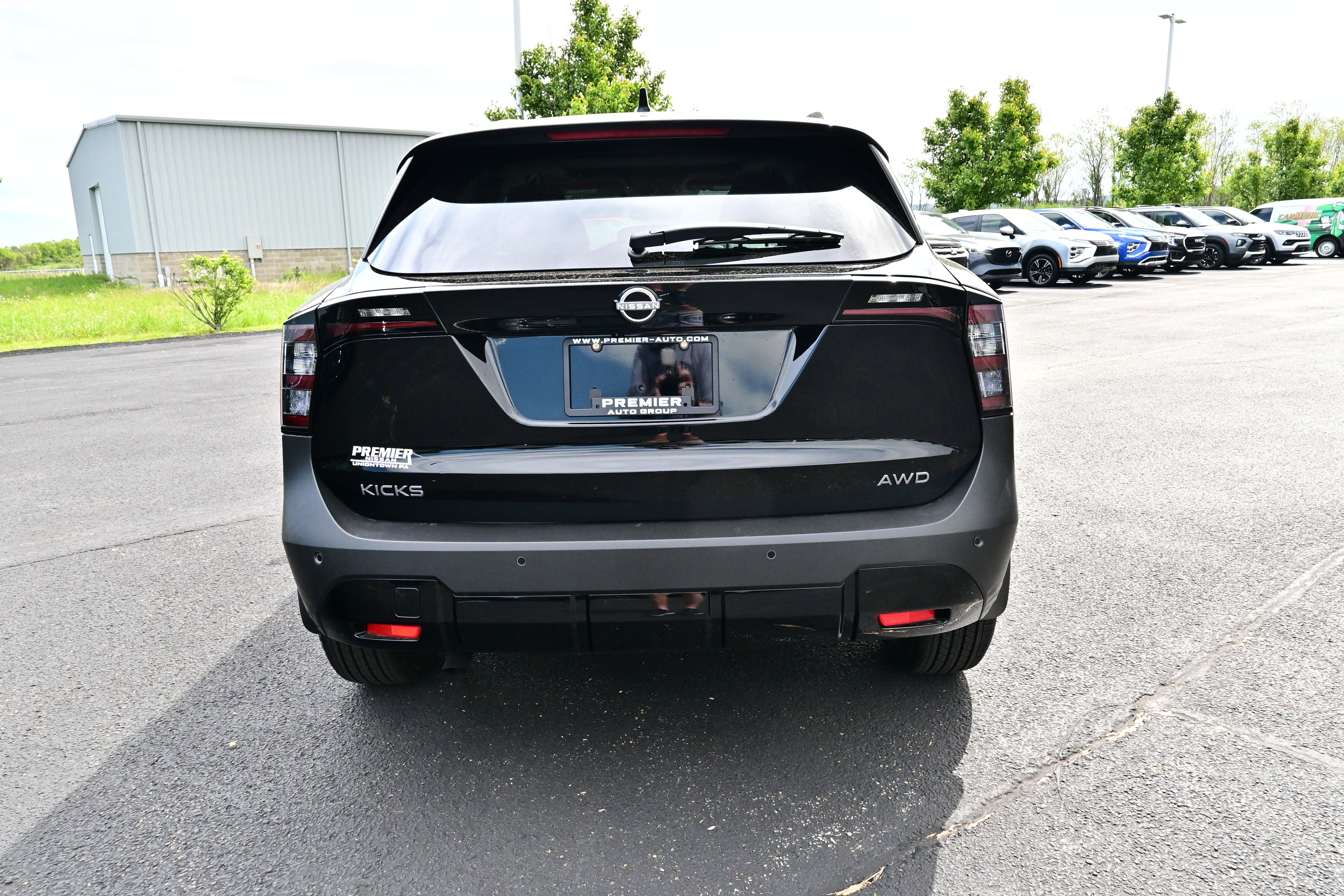 View vehicle photo 6