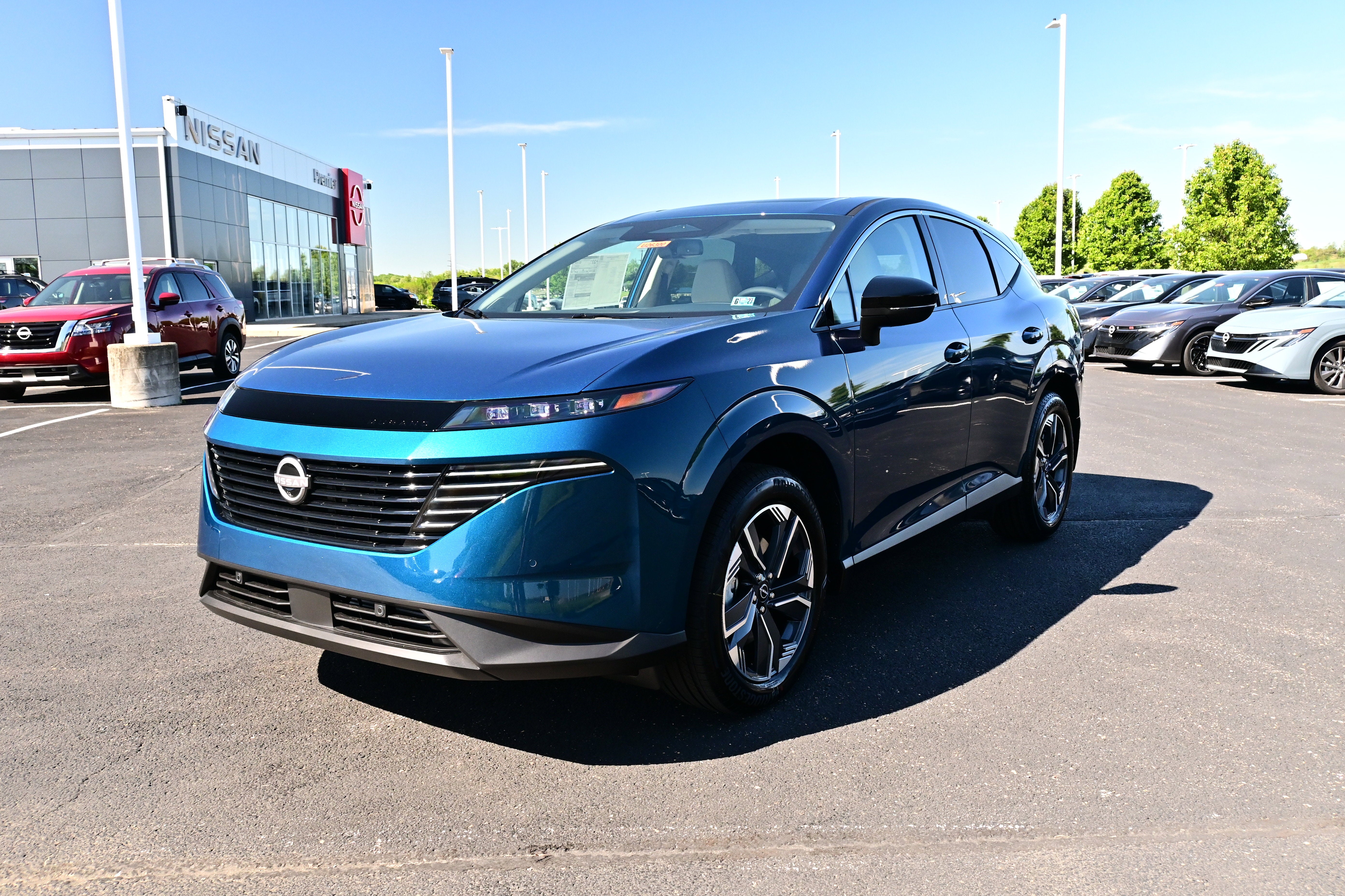 View vehicle photo 3
