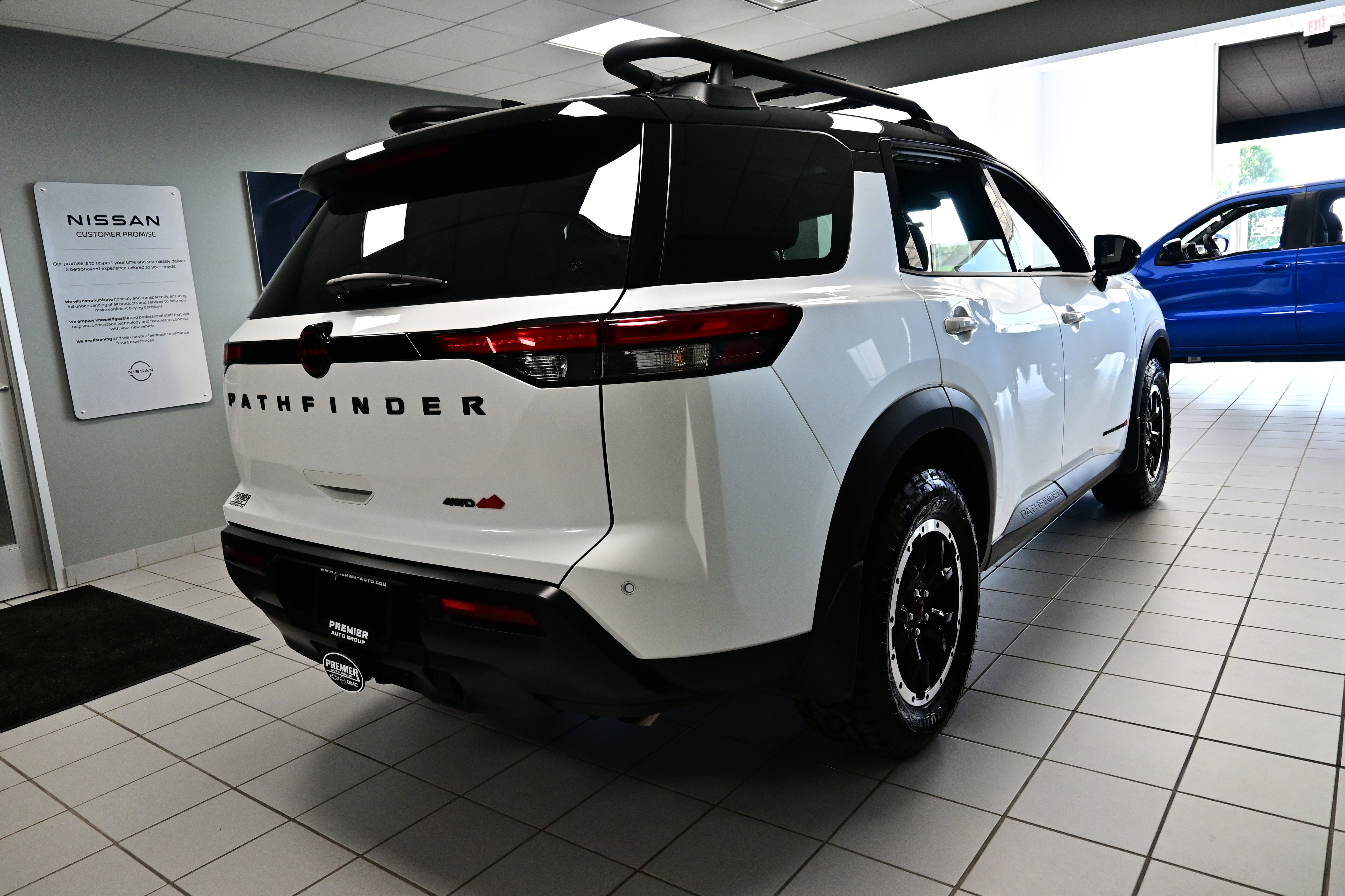 View vehicle photo 6