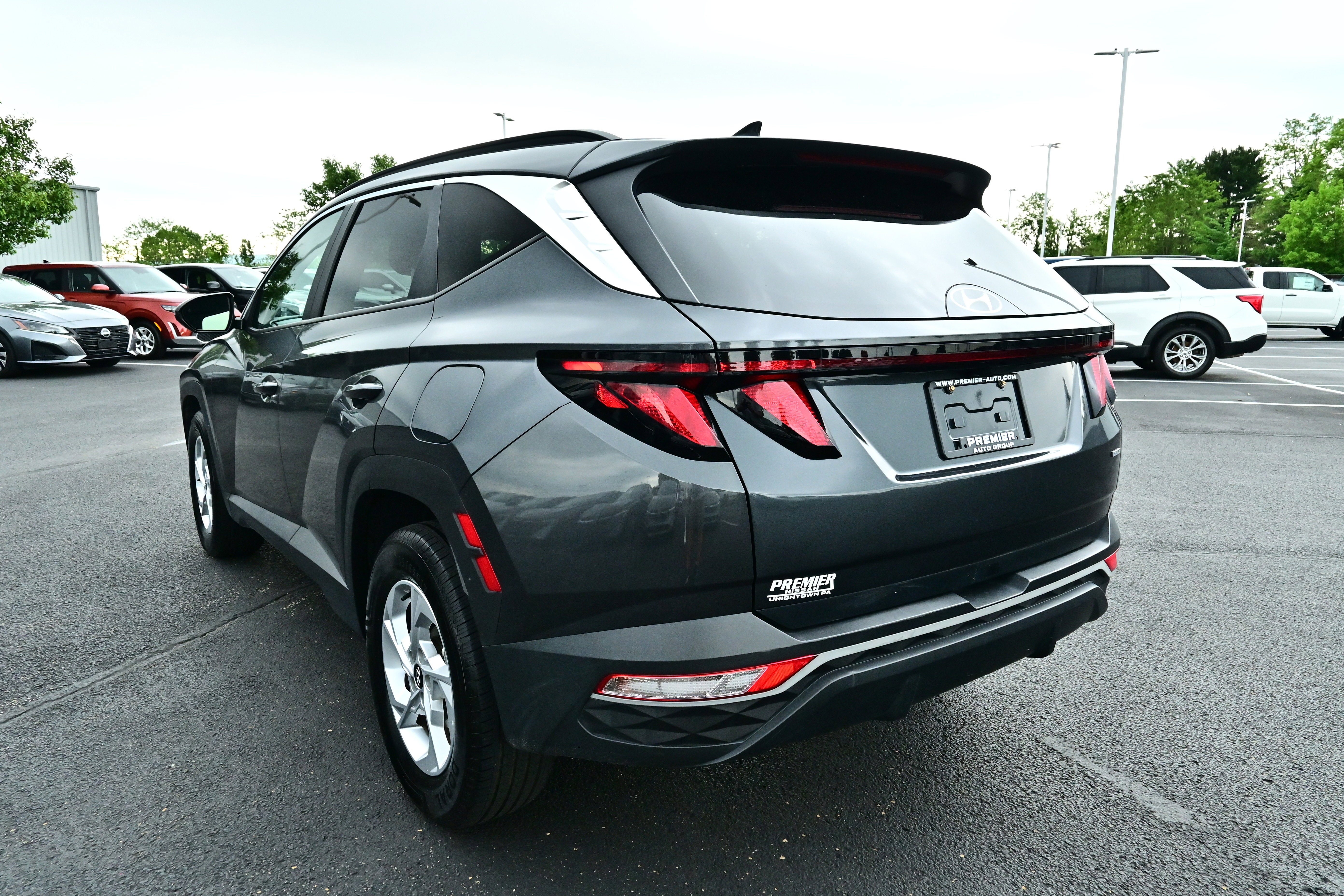 View vehicle photo 7