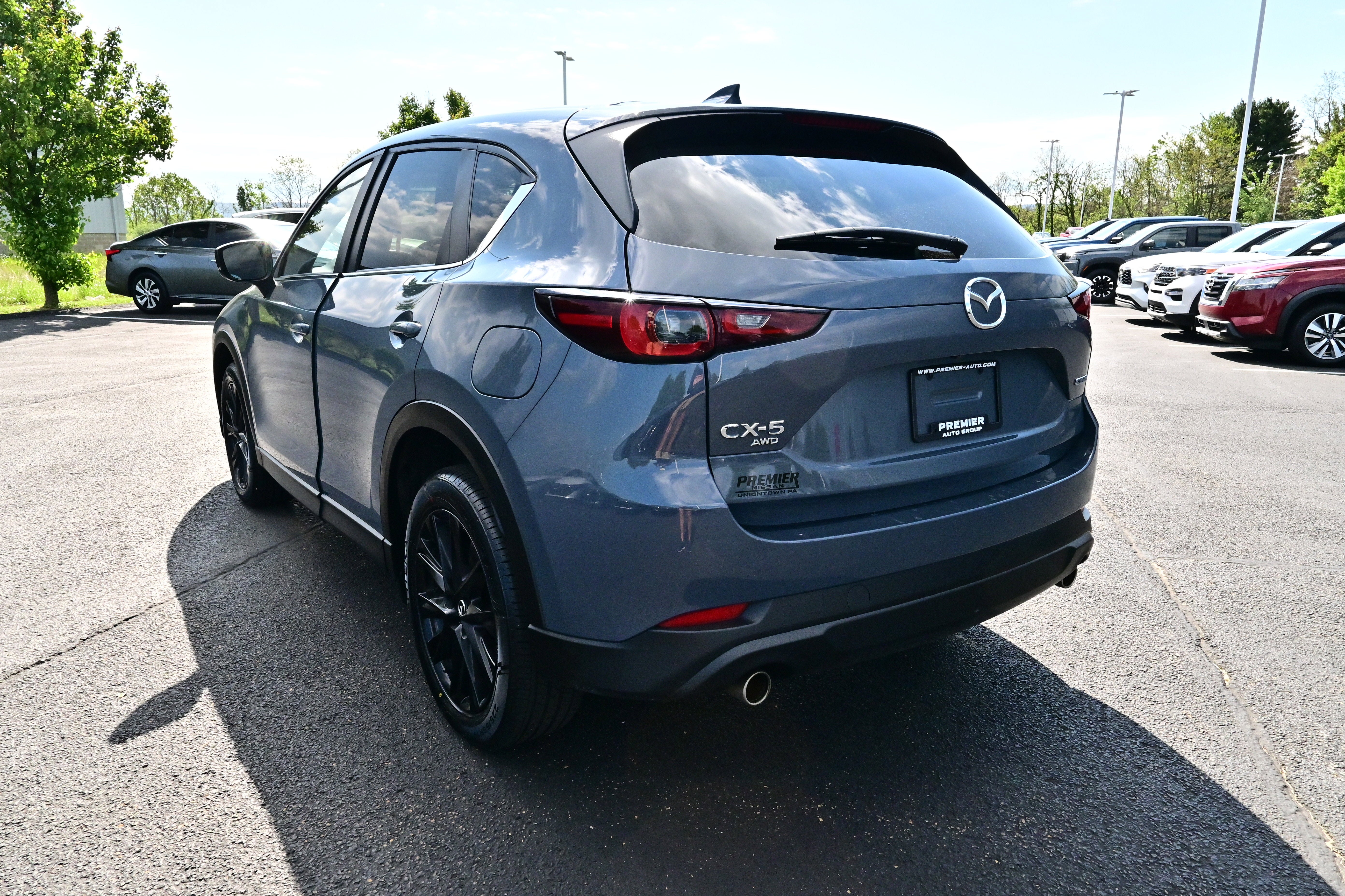 View vehicle photo 7