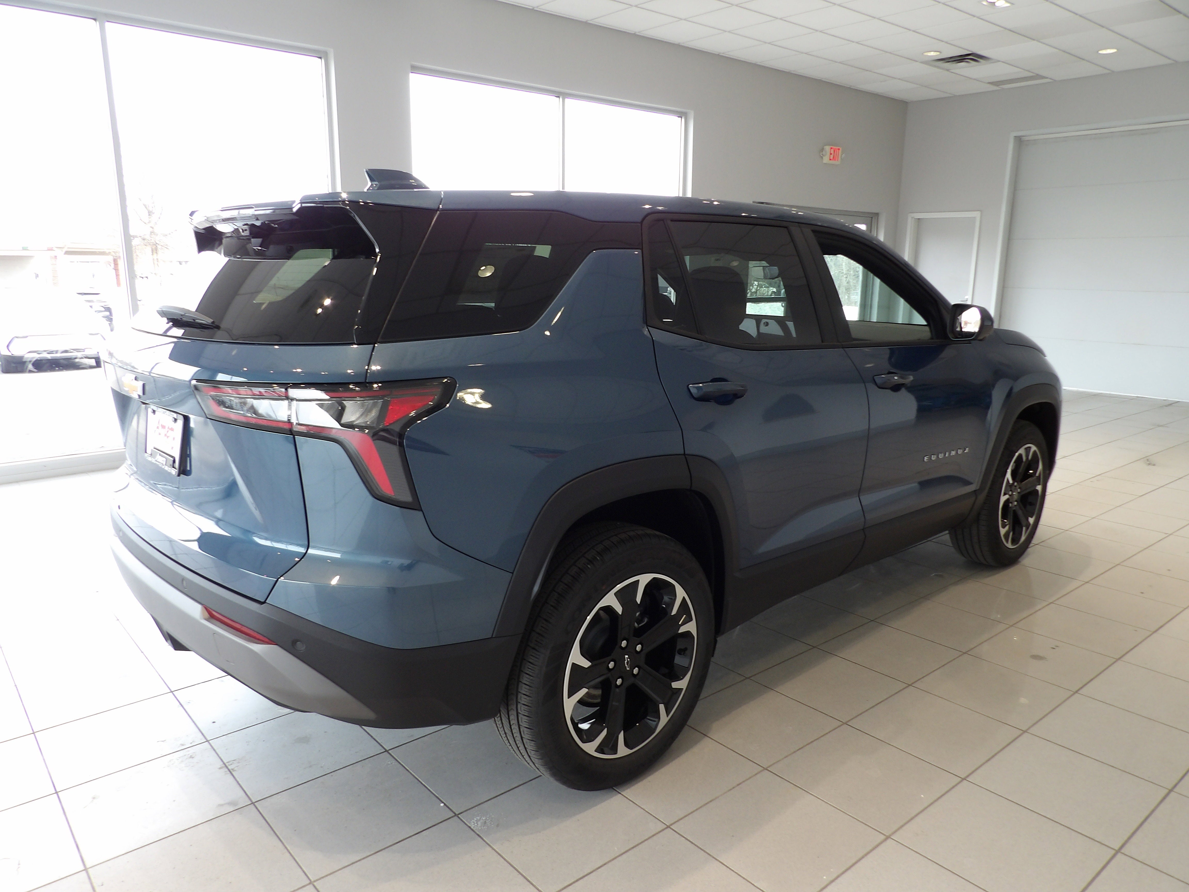 View vehicle photo 4