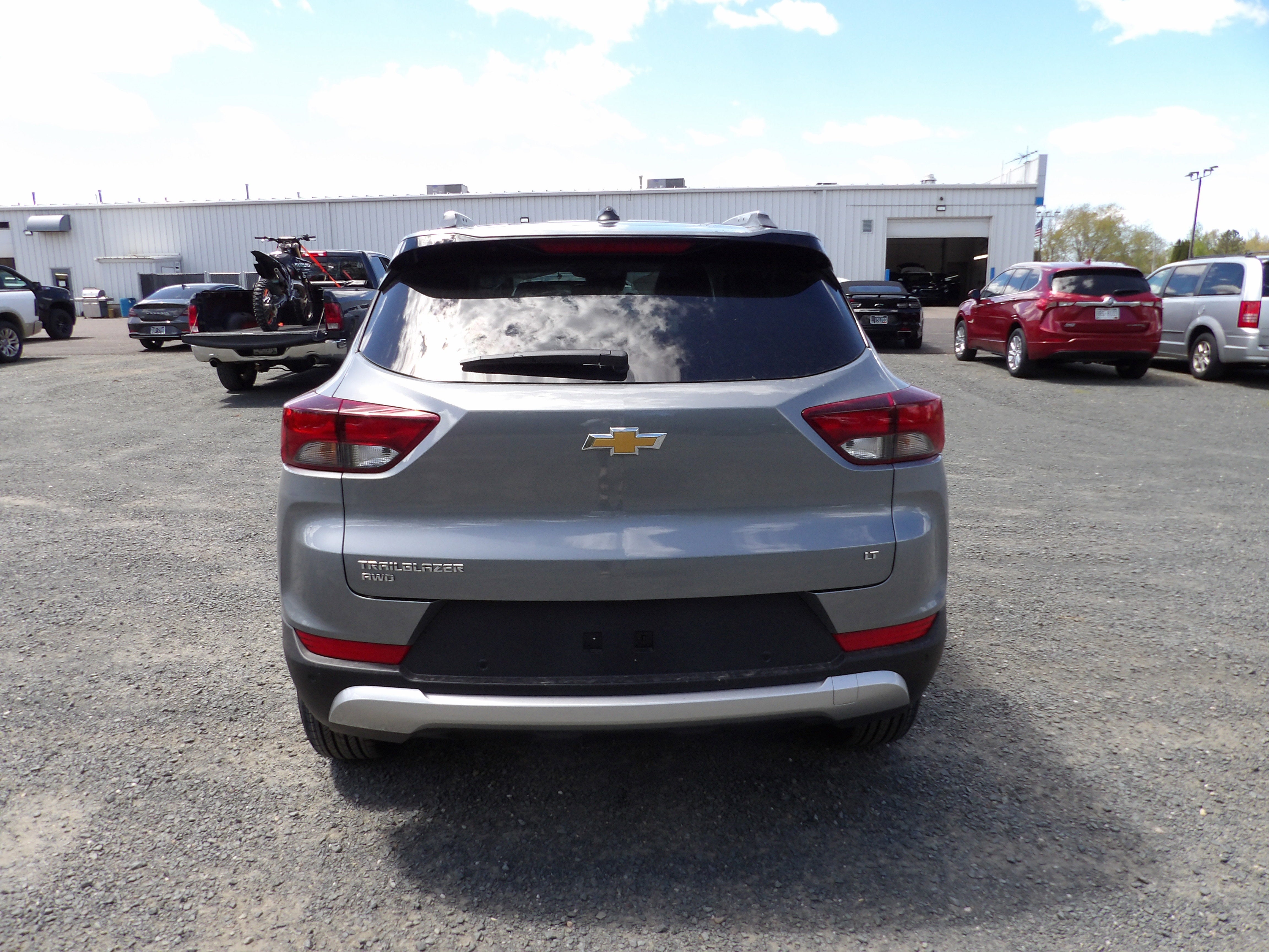 View vehicle photo 5