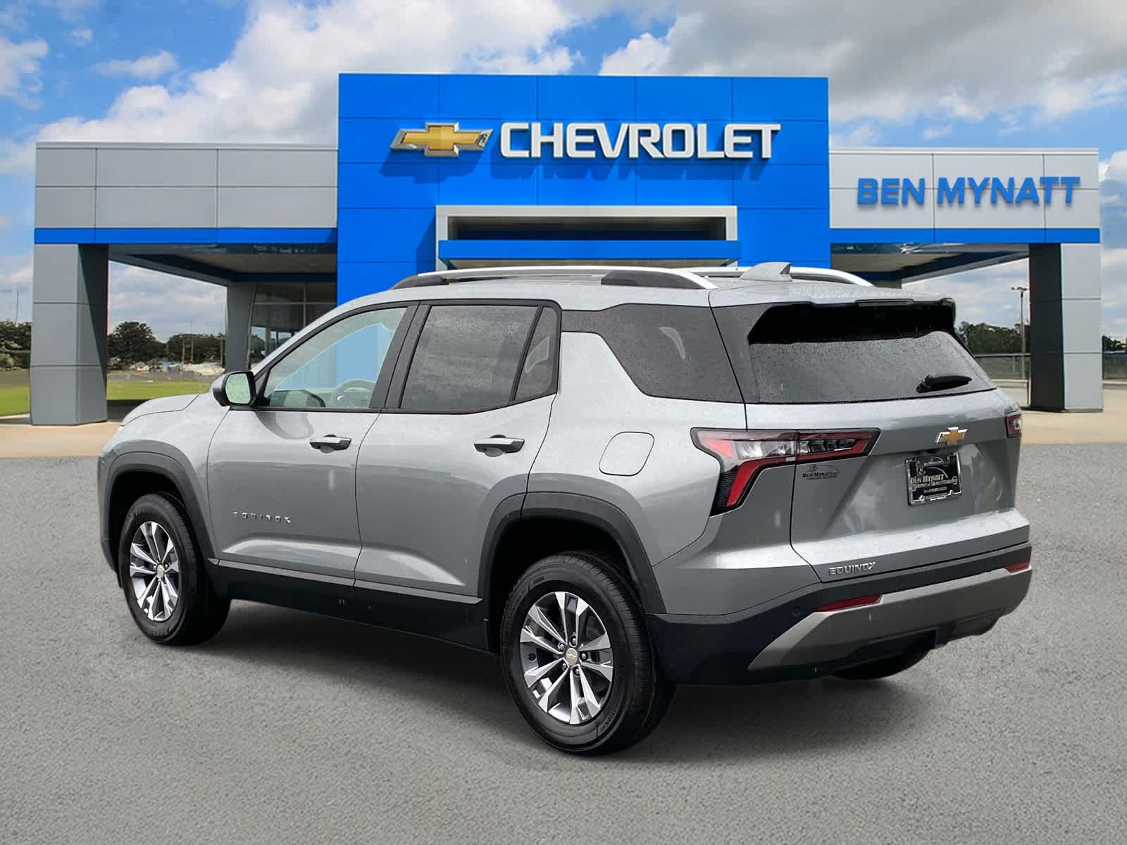 View vehicle photo 4