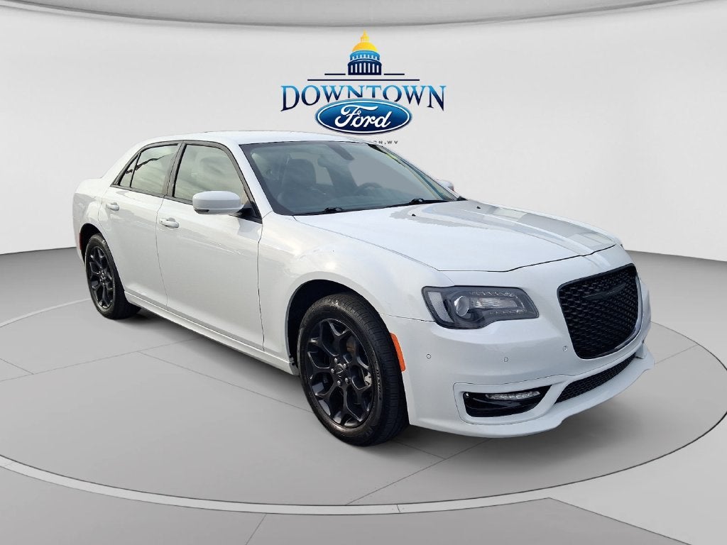2023 Chrysler 300 Touring L