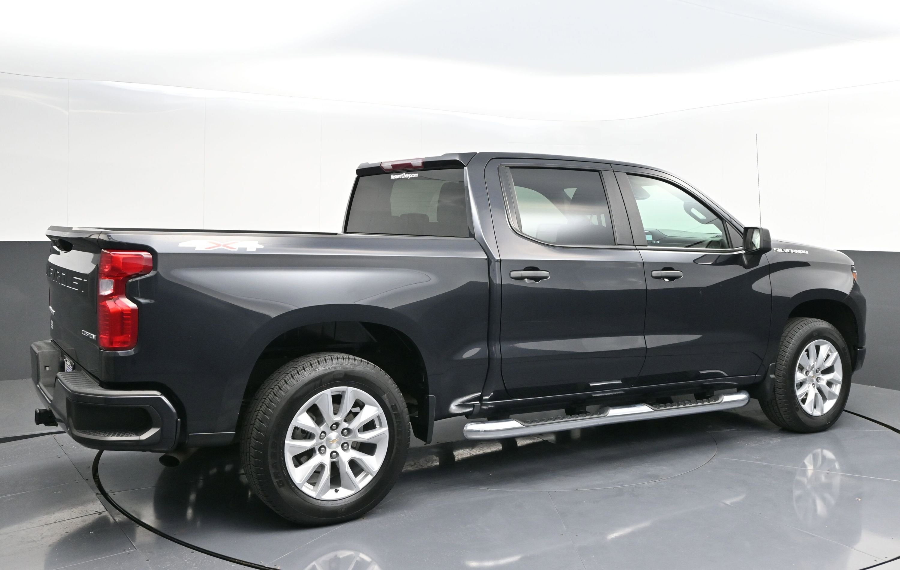 View vehicle photo 7