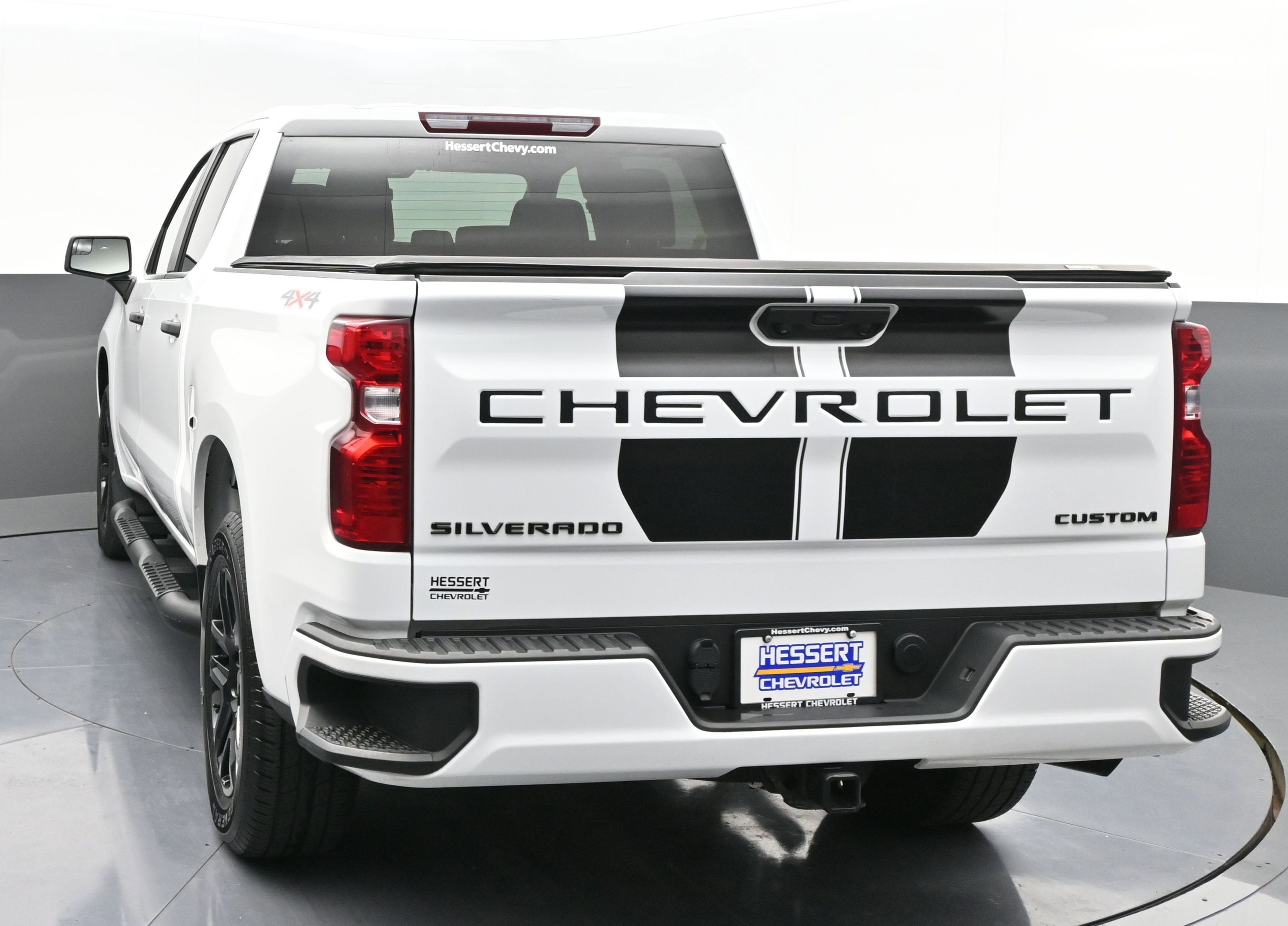 View vehicle photo 6