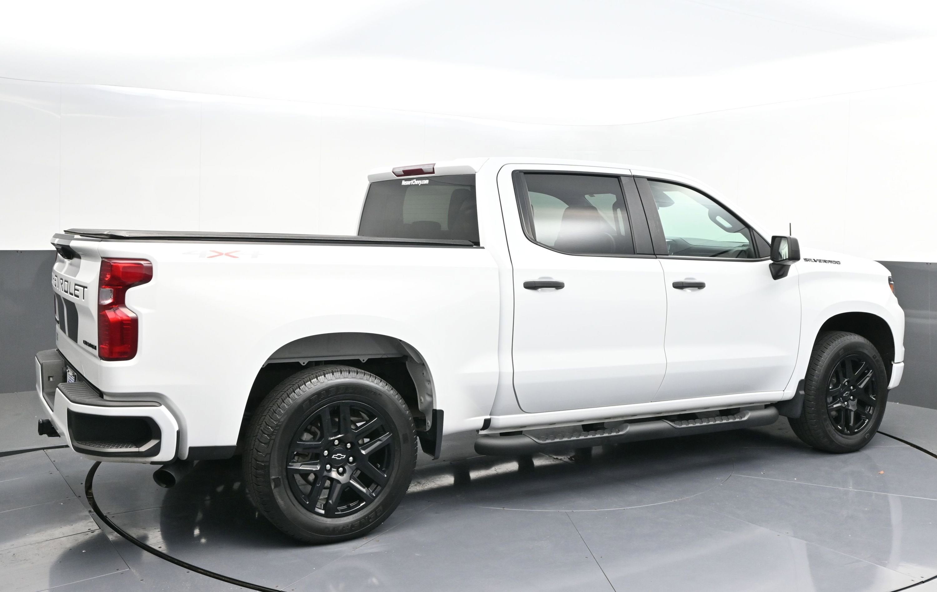 View vehicle photo 7