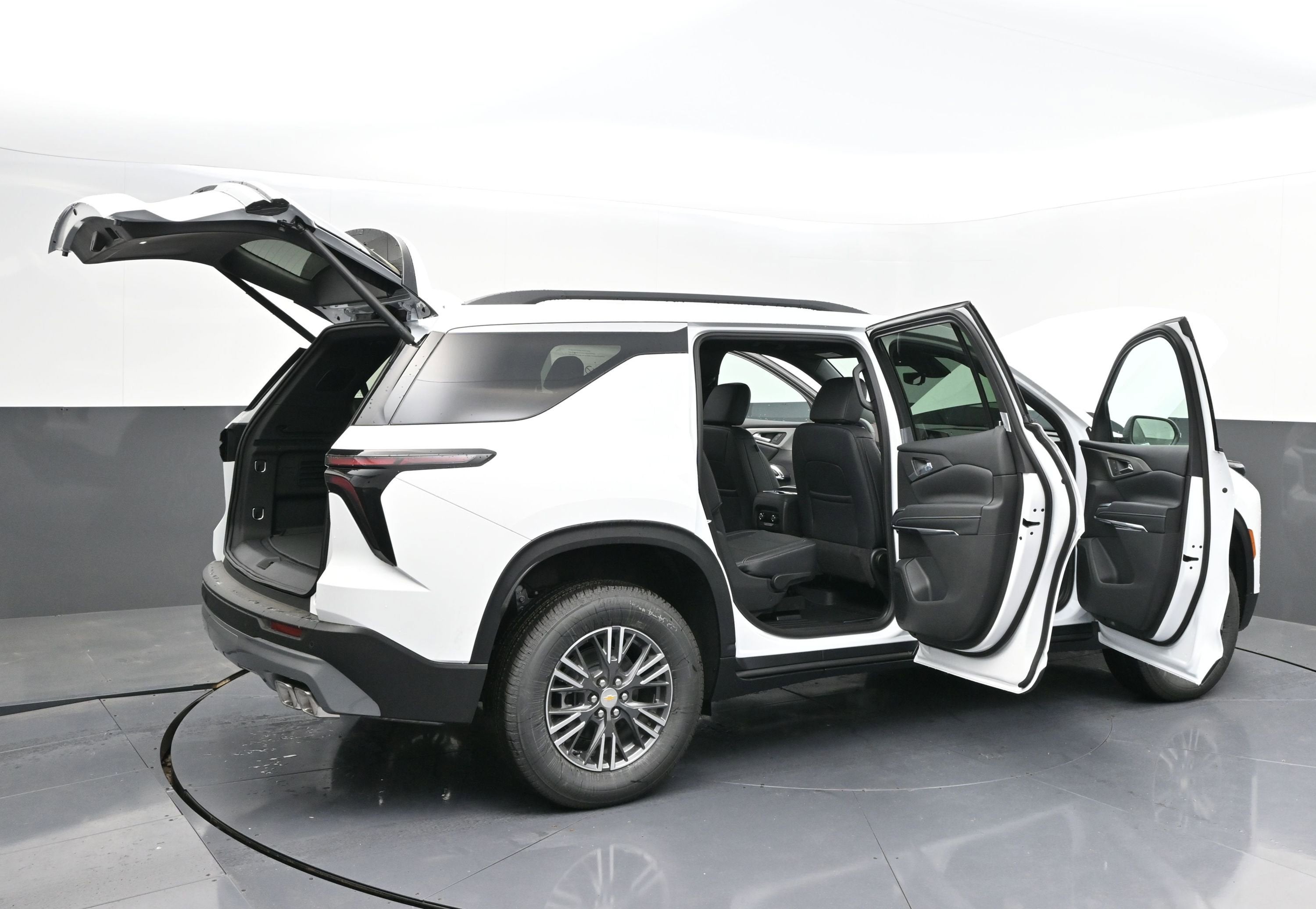 View vehicle photo 7
