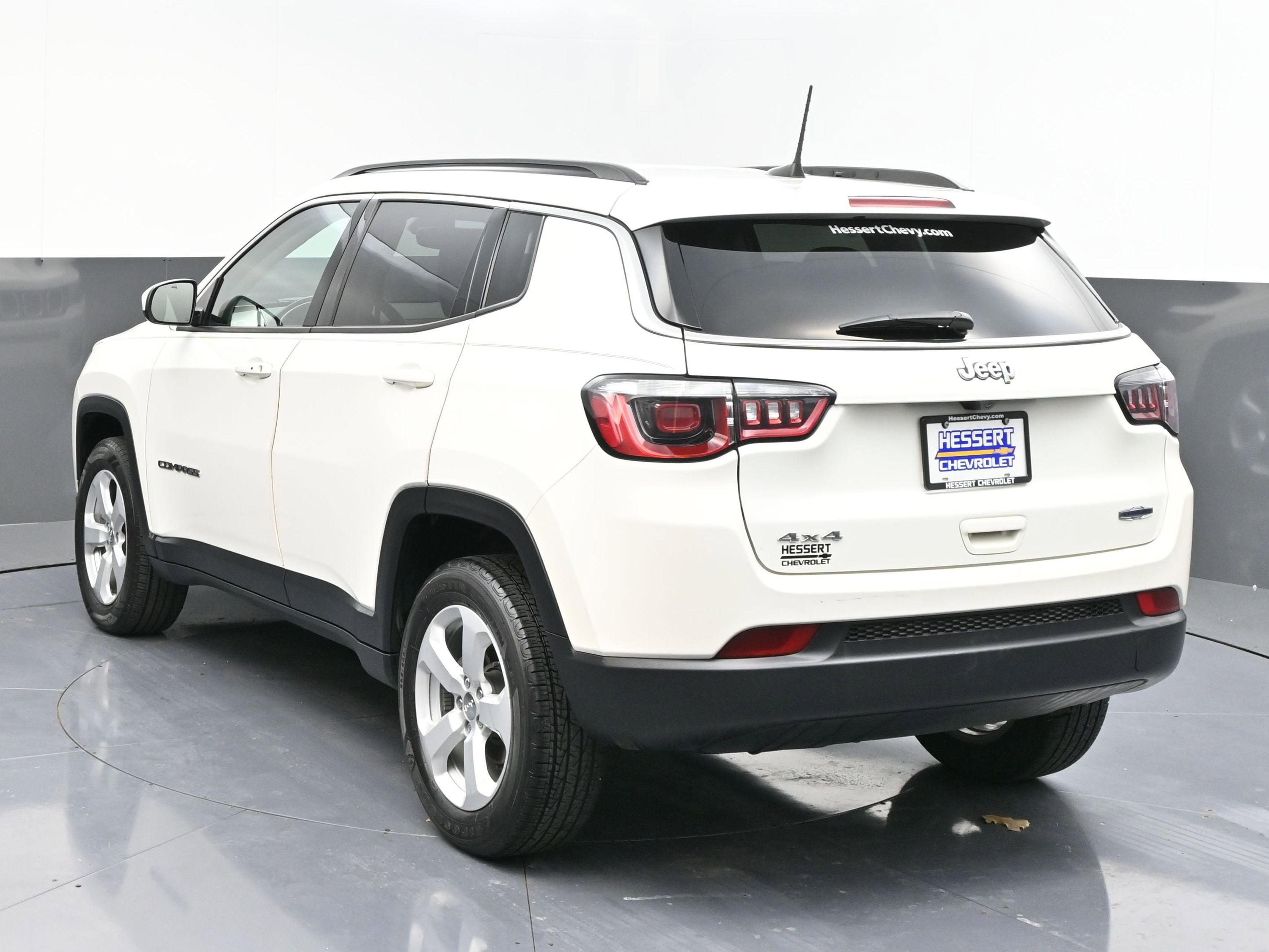 View vehicle photo 6