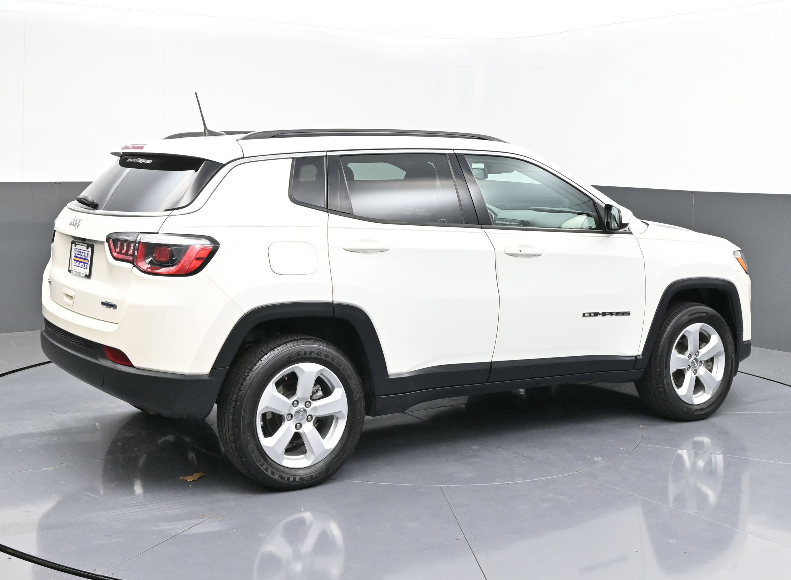 View vehicle photo 7