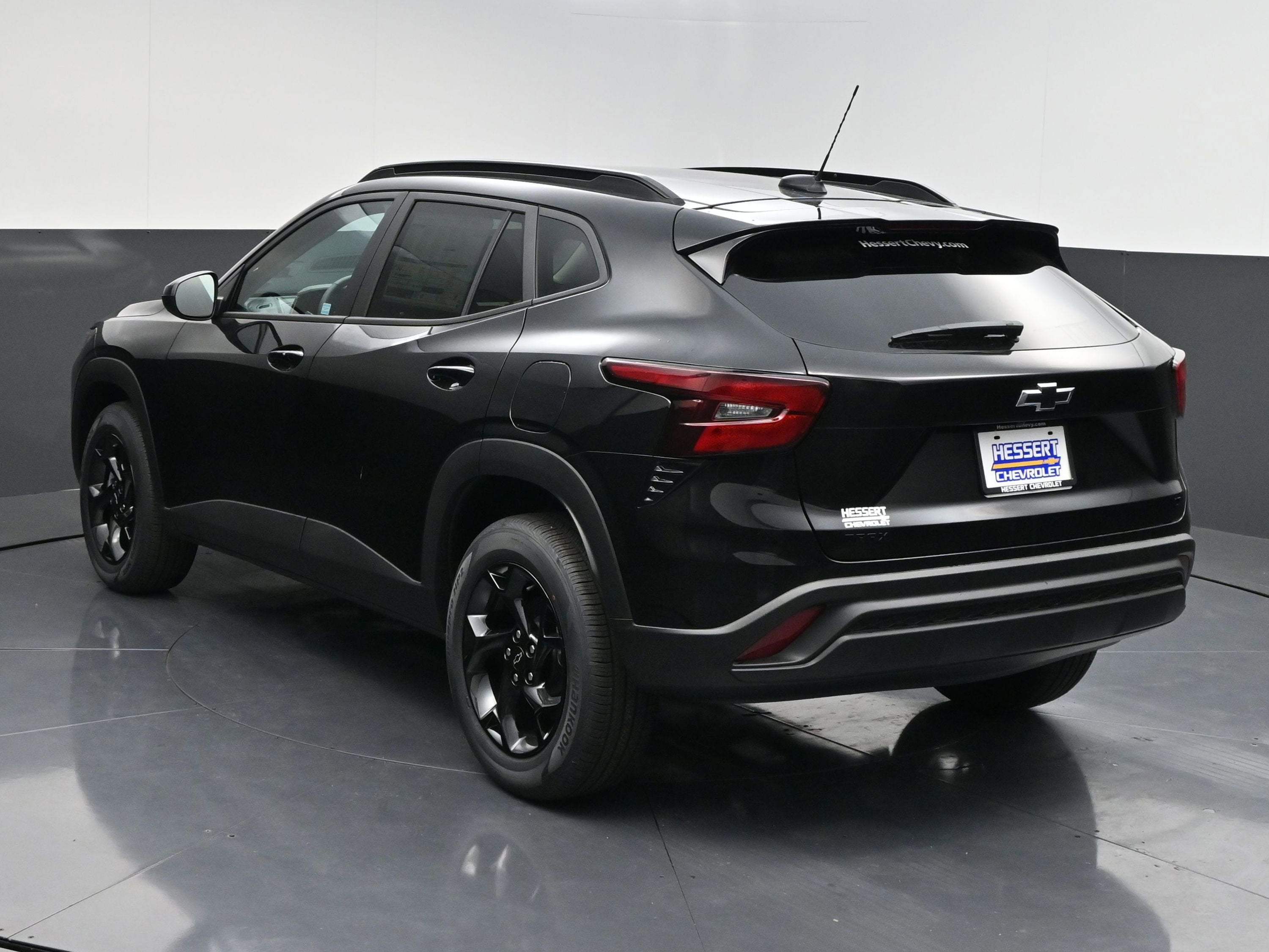 View vehicle photo 5